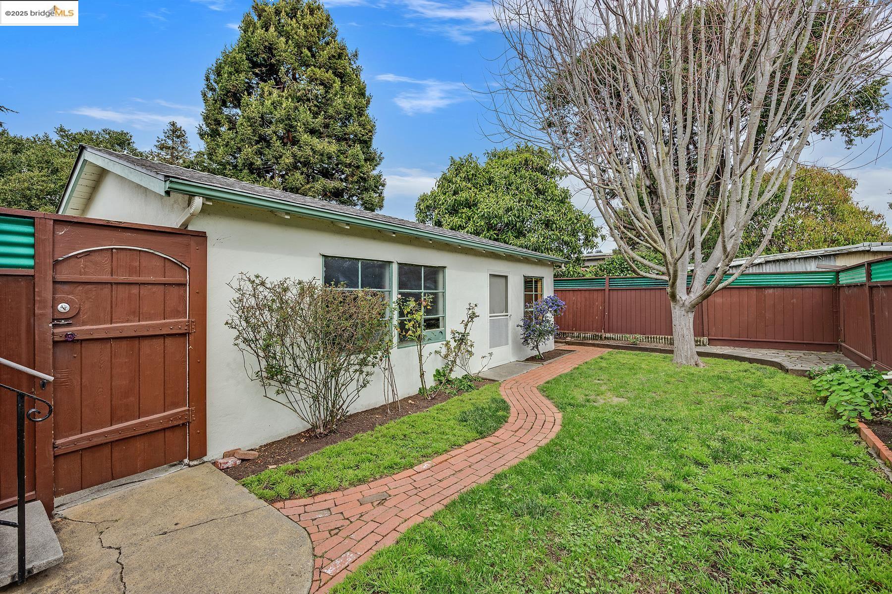 623 Evelyn Ave