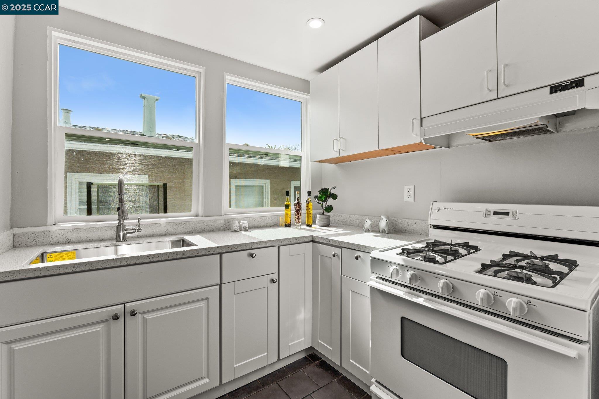 property-img