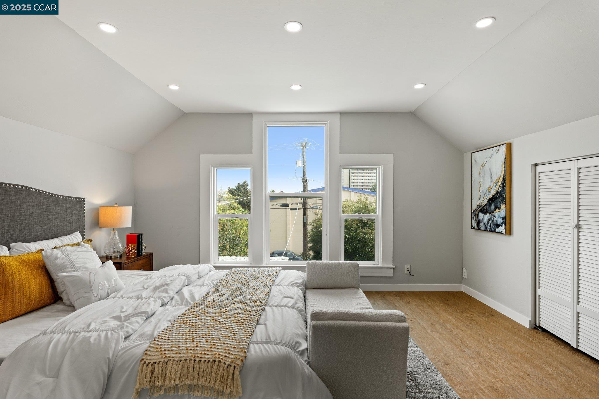 property-img