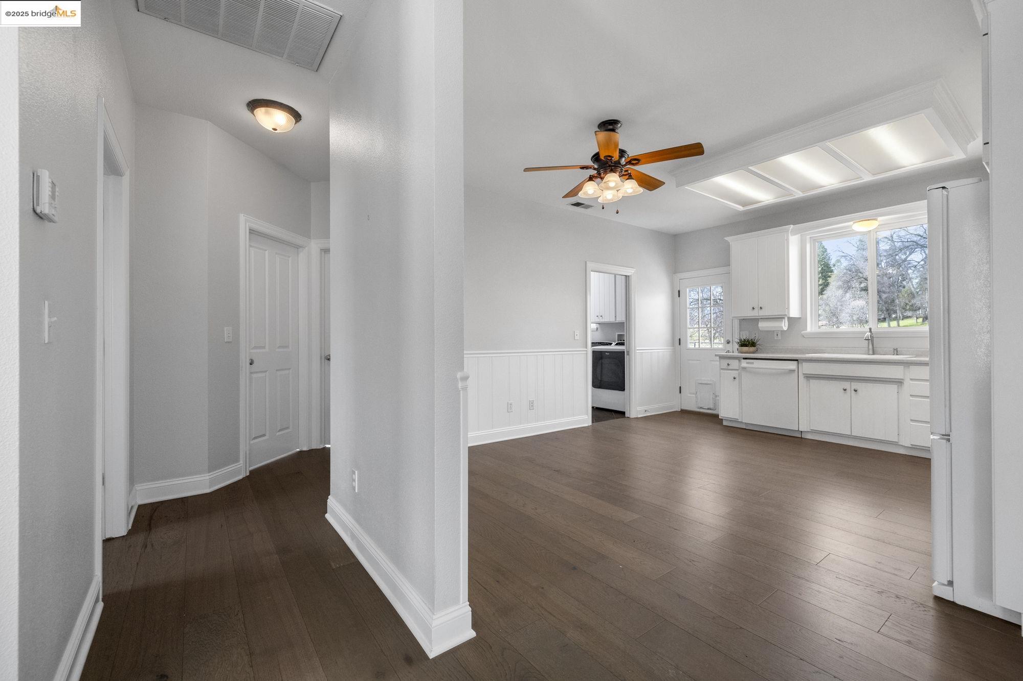 Detail Gallery Image 10 of 34 For 19038 Carter St, Tuolumne,  CA 95379 - 3 Beds | 2 Baths