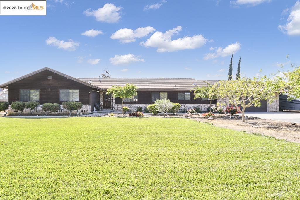 Detail Gallery Image 1 of 1 For 3215 Ohara Ave, Brentwood,  CA 94513 - 3 Beds | 2/1 Baths