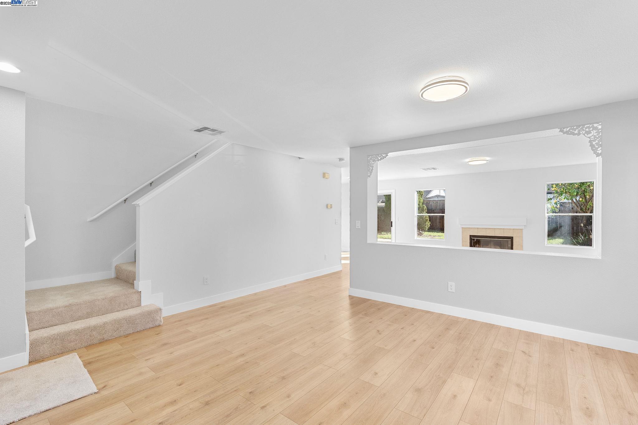Detail Gallery Image 10 of 42 For 3230 Ripplerock Ln, Stockton,  CA 95206 - 3 Beds | 2/1 Baths