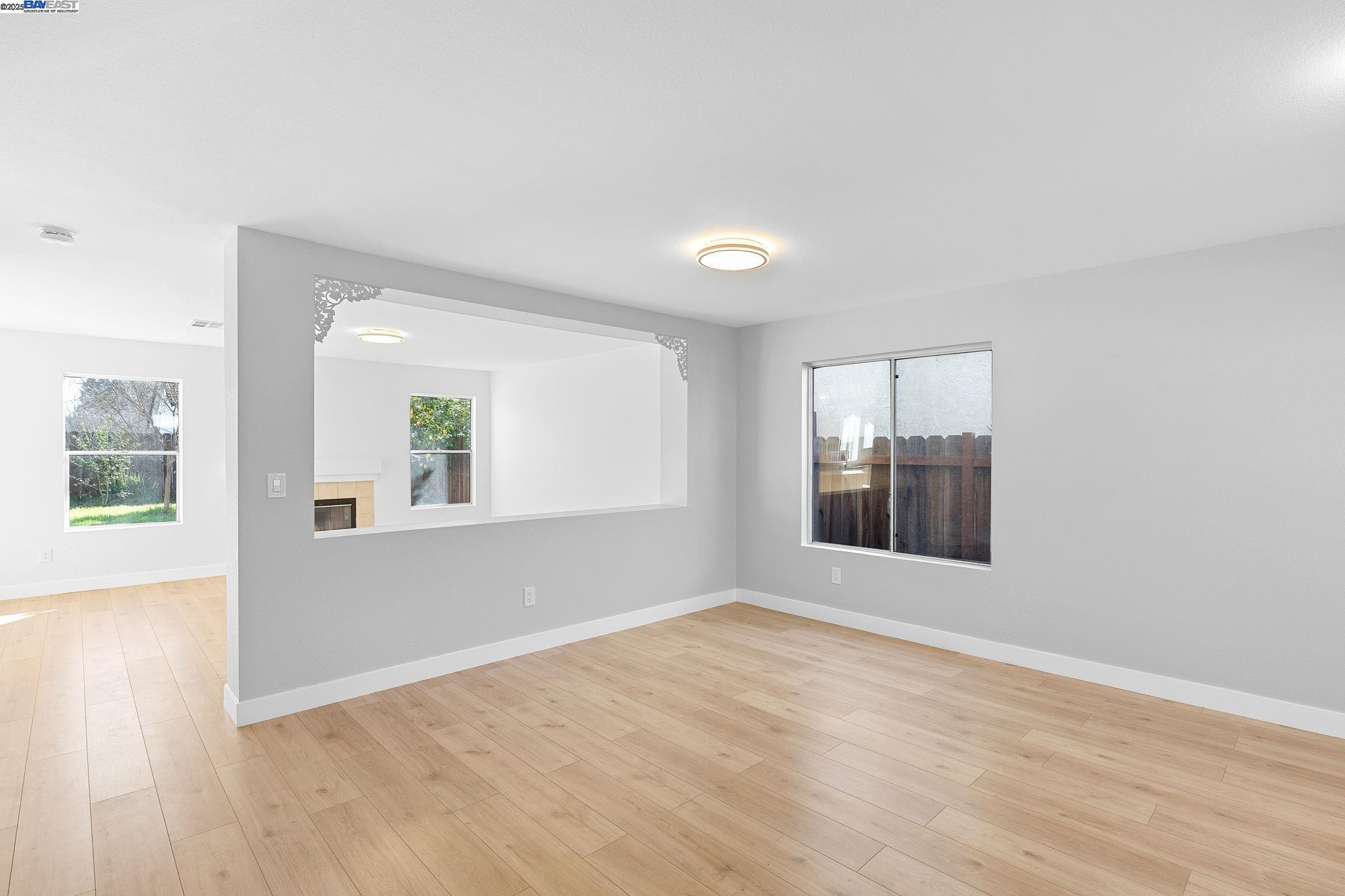 Detail Gallery Image 6 of 42 For 3230 Ripplerock Ln, Stockton,  CA 95206 - 3 Beds | 2/1 Baths