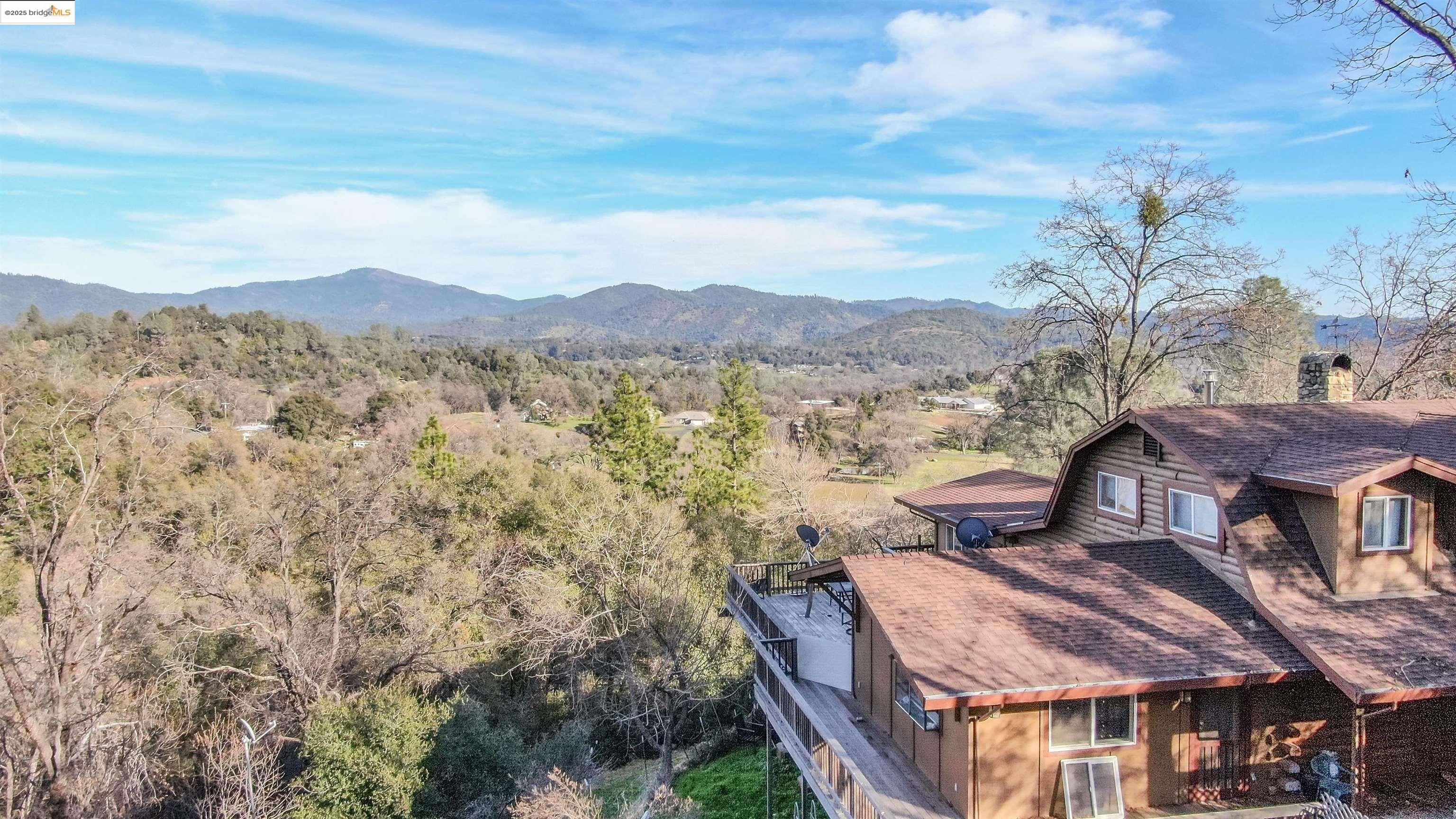 Detail Gallery Image 9 of 52 For 18540 Hershey Rd. W., Tuolumne,  CA 95379 - 4 Beds | 3 Baths