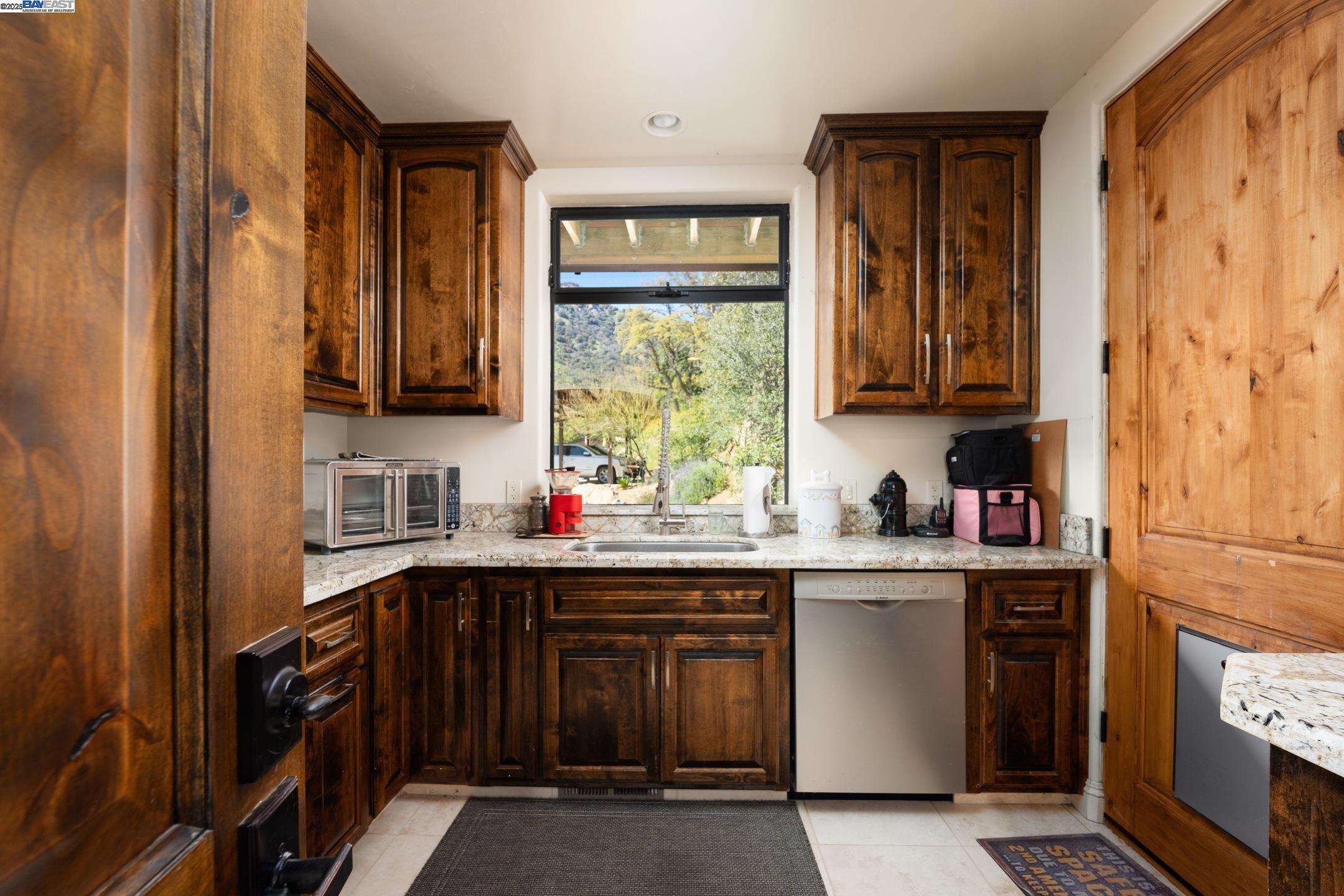 Detail Gallery Image 17 of 60 For 48250 S Fork Dr, Three Rivers,  CA 93271 - 4 Beds | 3/1 Baths