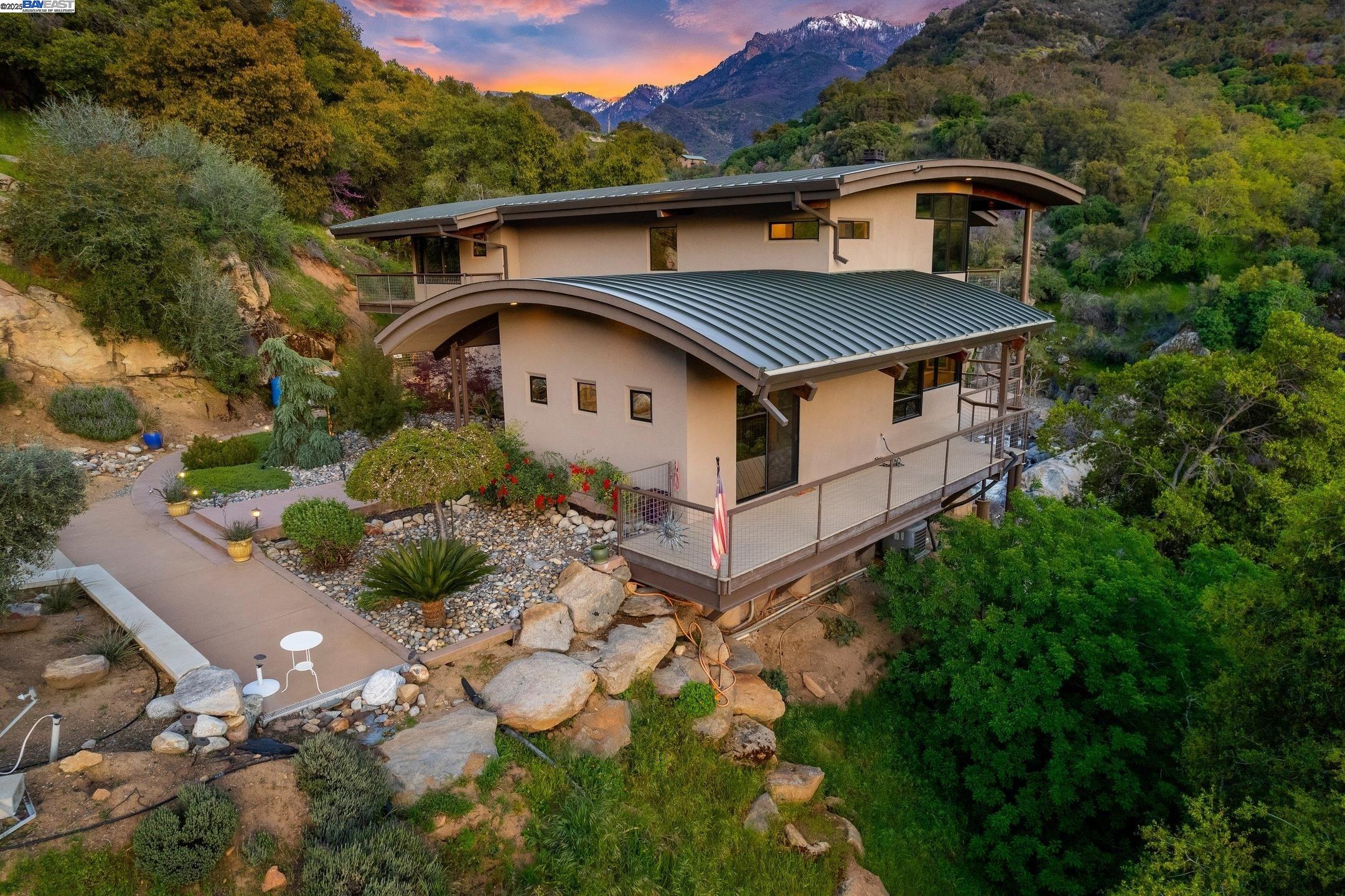 Detail Gallery Image 6 of 60 For 48250 S Fork Dr, Three Rivers,  CA 93271 - 4 Beds | 3/1 Baths