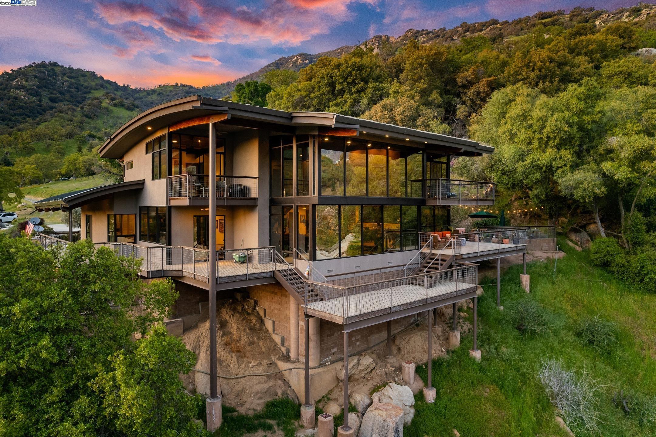 Detail Gallery Image 8 of 60 For 48250 S Fork Dr, Three Rivers,  CA 93271 - 4 Beds | 3/1 Baths
