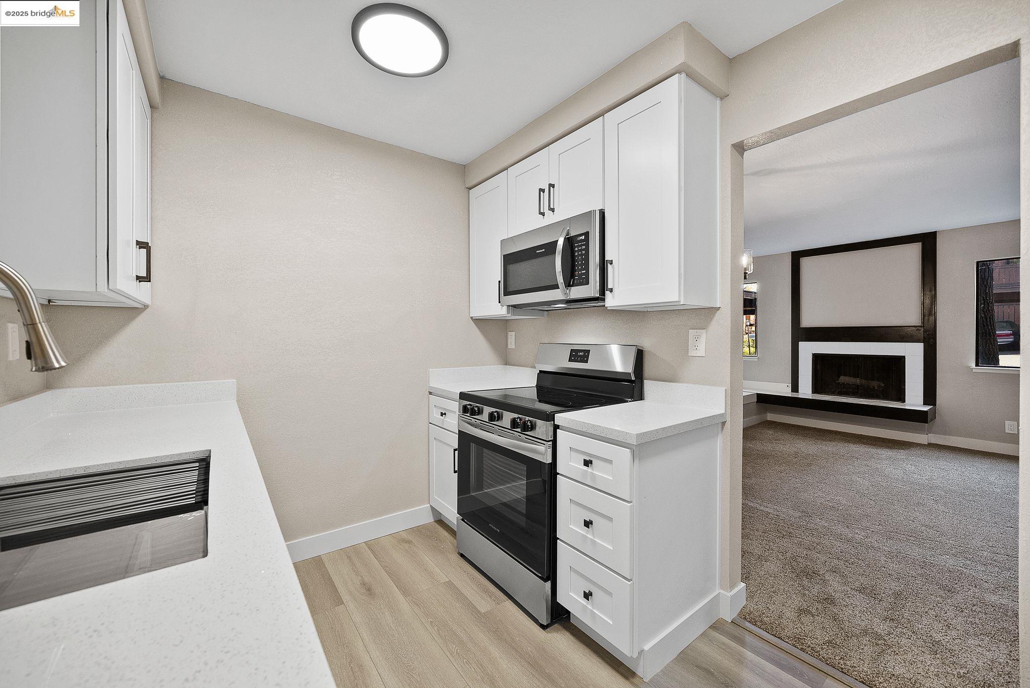 Photo #2: 41088299 Listing: Photo #2