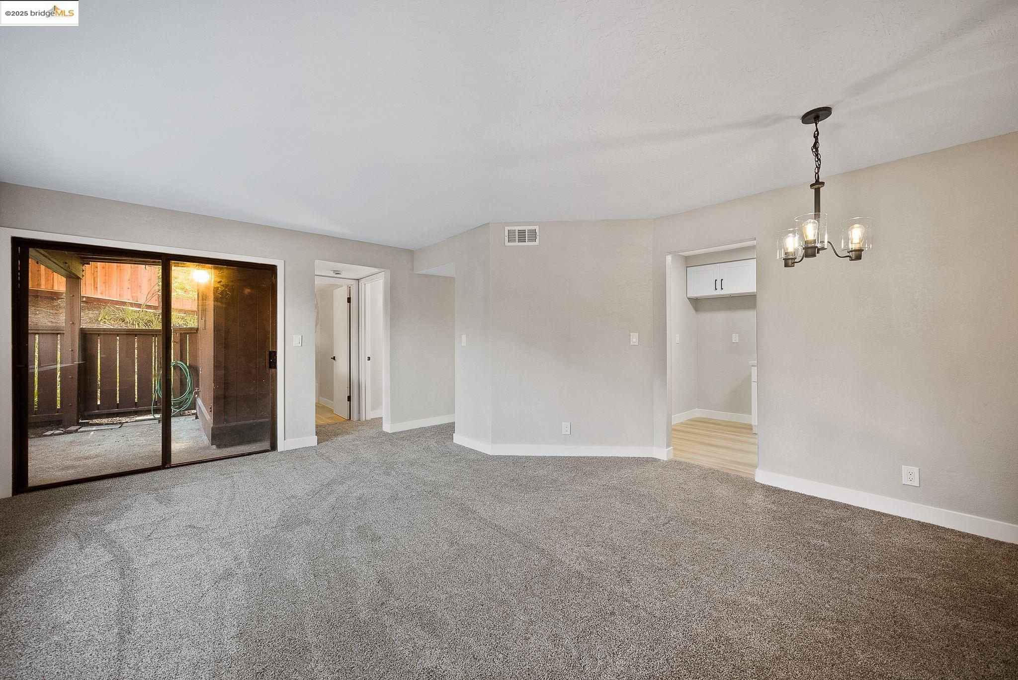 Photo #7: 41088299 Listing: Photo #7
