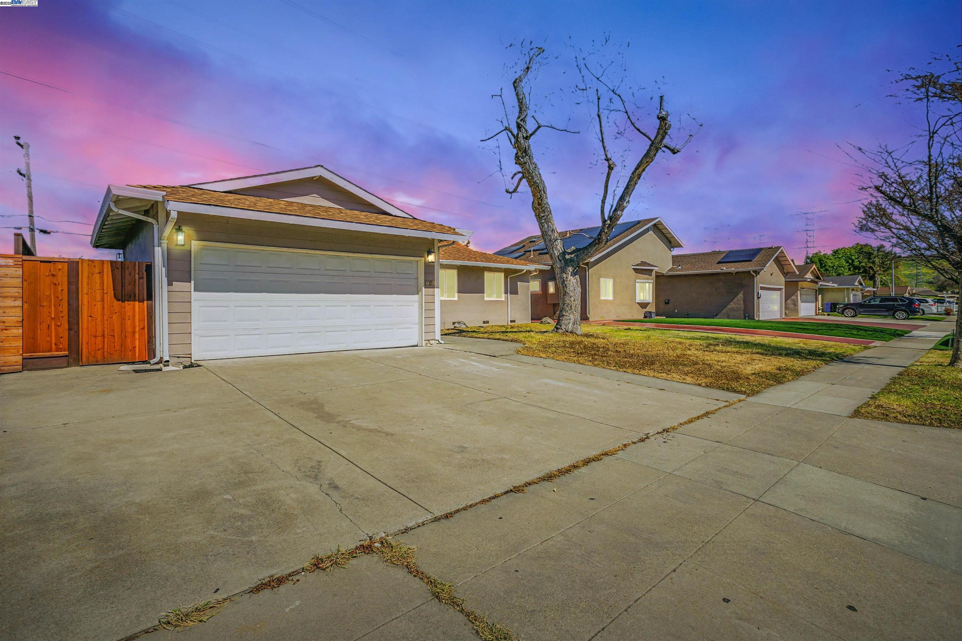 Detail Gallery Image 1 of 1 For 3625 Norfolk Rd, Fremont,  CA 94538 - 3 Beds | 2 Baths