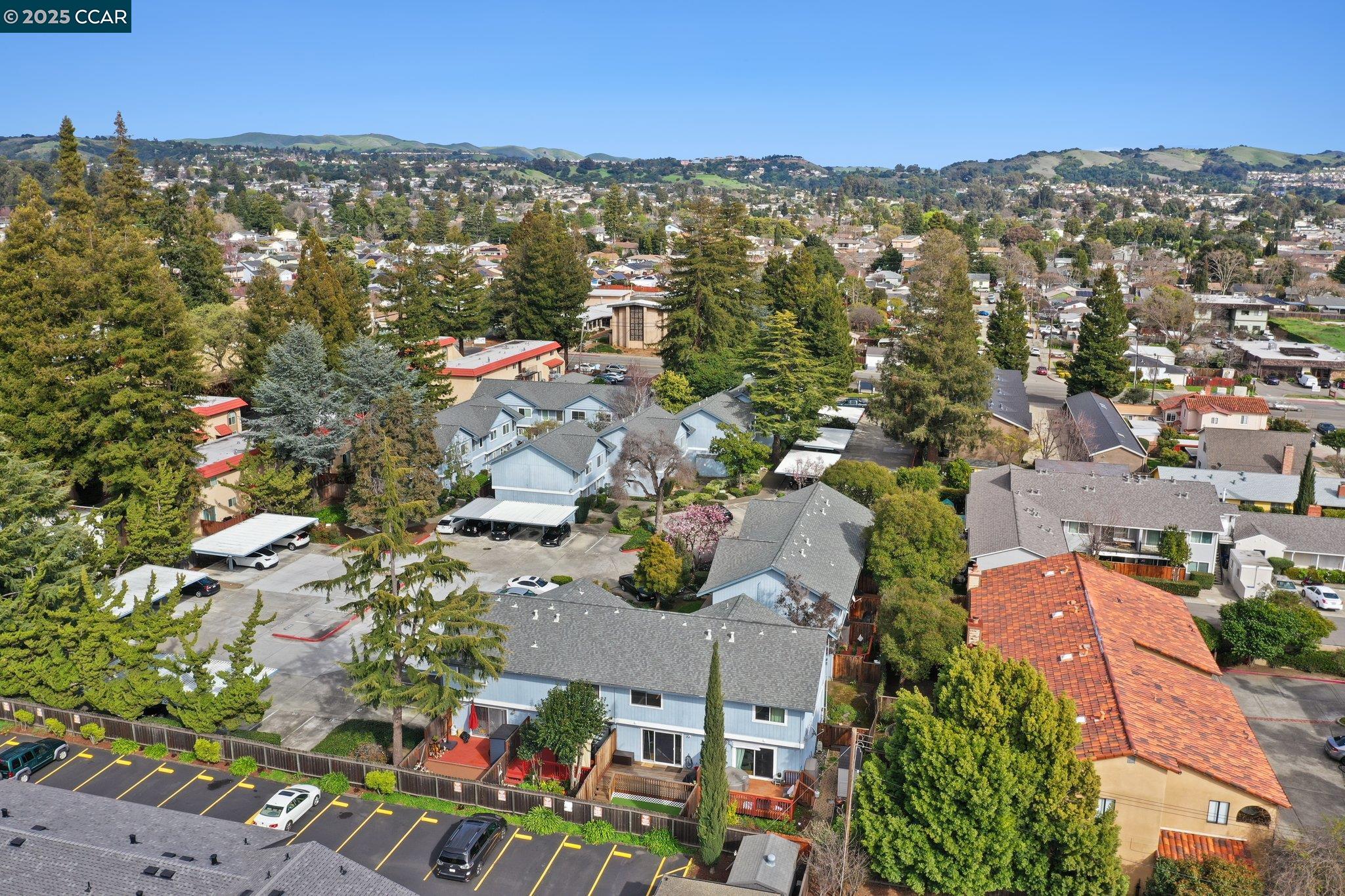 Detail Gallery Image 20 of 22 For 20115 Redwood Rd #6,  Castro Valley,  CA 94546 - 2 Beds | 2/1 Baths