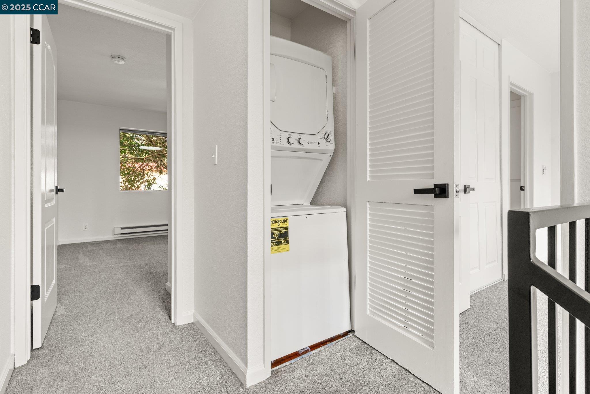 Detail Gallery Image 8 of 22 For 20115 Redwood Rd #6,  Castro Valley,  CA 94546 - 2 Beds | 2/1 Baths