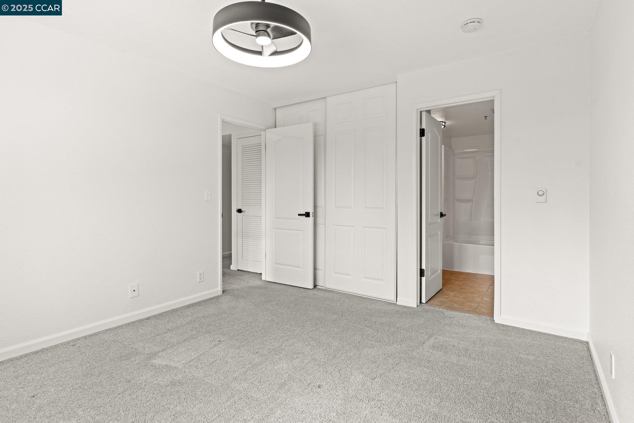 Detail Gallery Image 9 of 22 For 20115 Redwood Rd #6,  Castro Valley,  CA 94546 - 2 Beds | 2/1 Baths