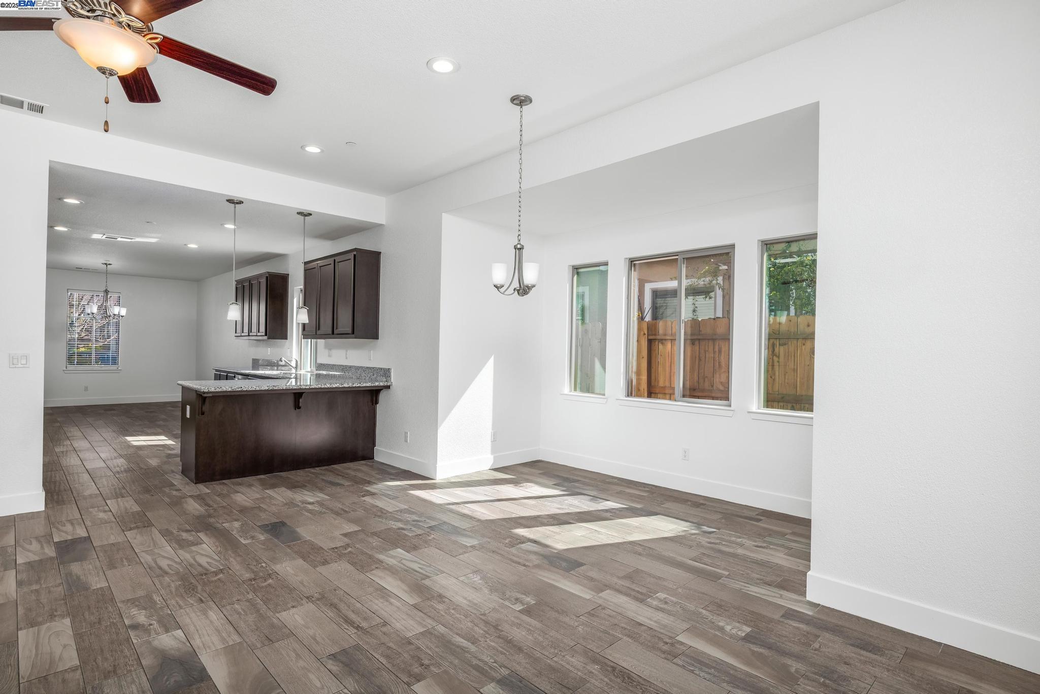 Detail Gallery Image 12 of 52 For 115 Lemon Blossom Ln, Patterson,  CA 95363 - 4 Beds | 2/1 Baths