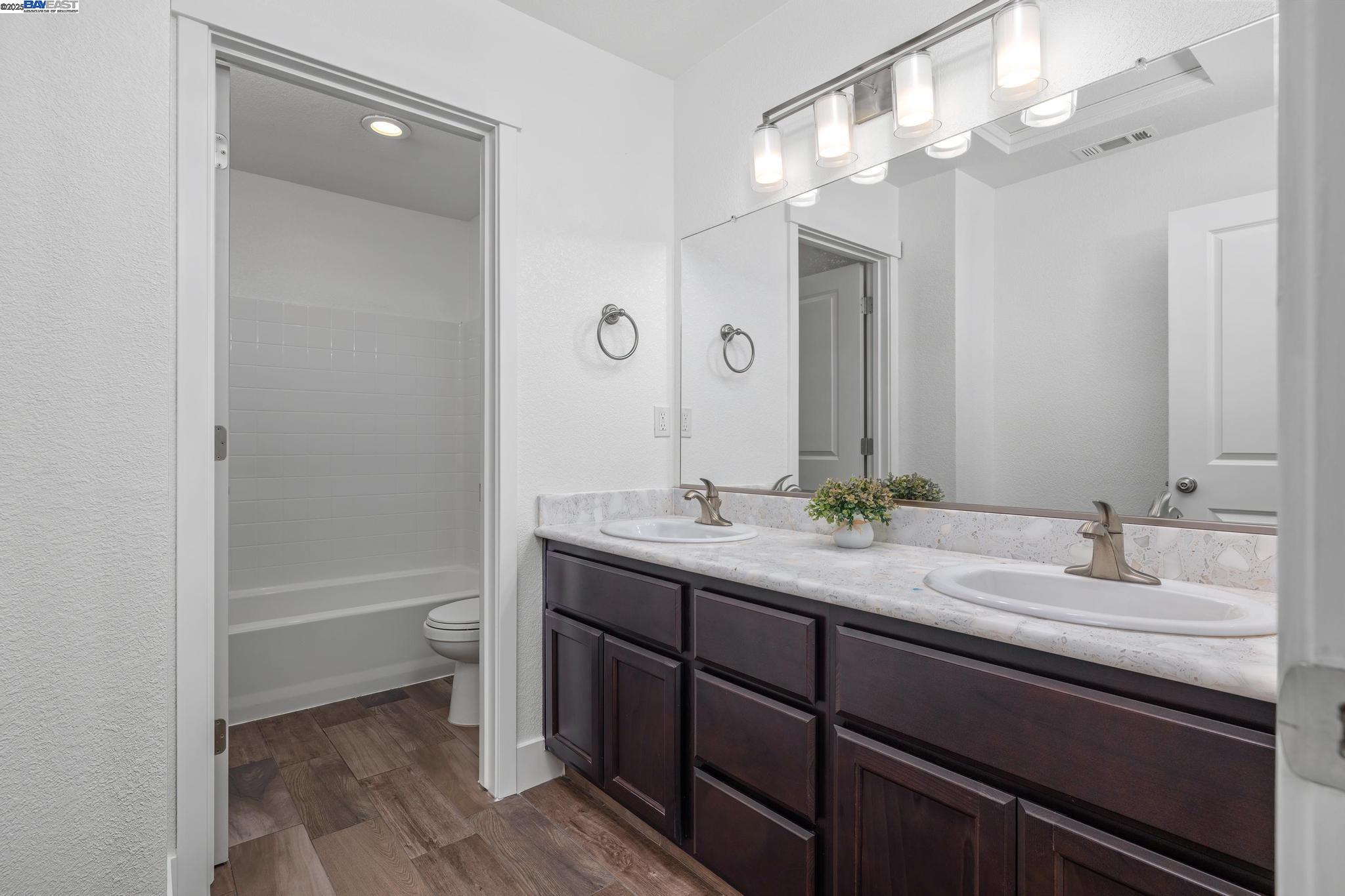 Detail Gallery Image 34 of 52 For 115 Lemon Blossom Ln, Patterson,  CA 95363 - 4 Beds | 2/1 Baths