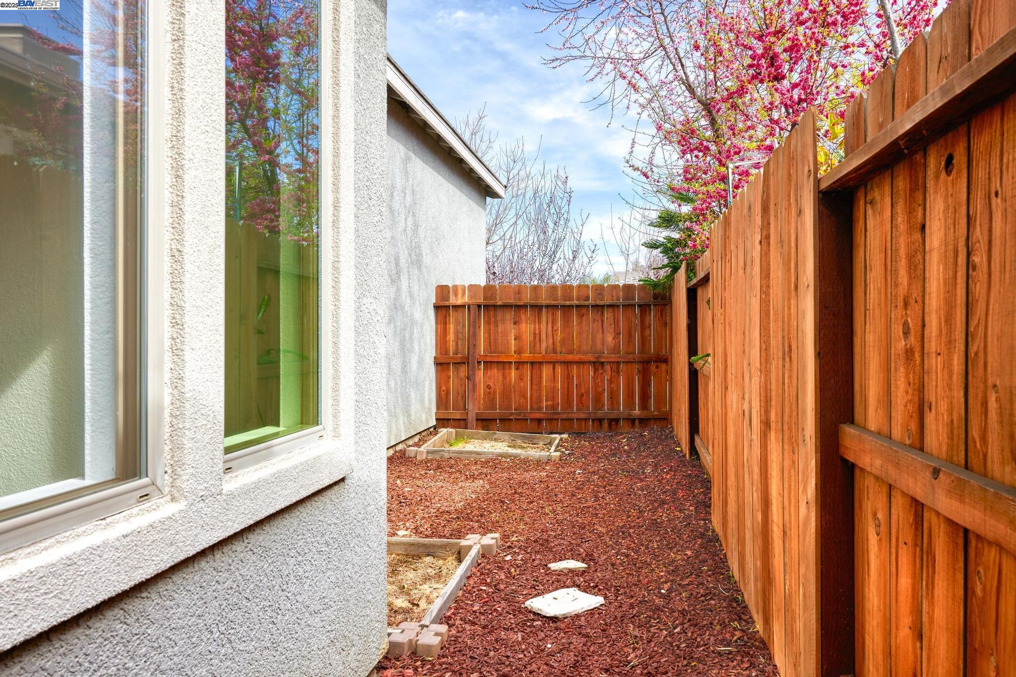 Detail Gallery Image 44 of 52 For 115 Lemon Blossom Ln, Patterson,  CA 95363 - 4 Beds | 2/1 Baths