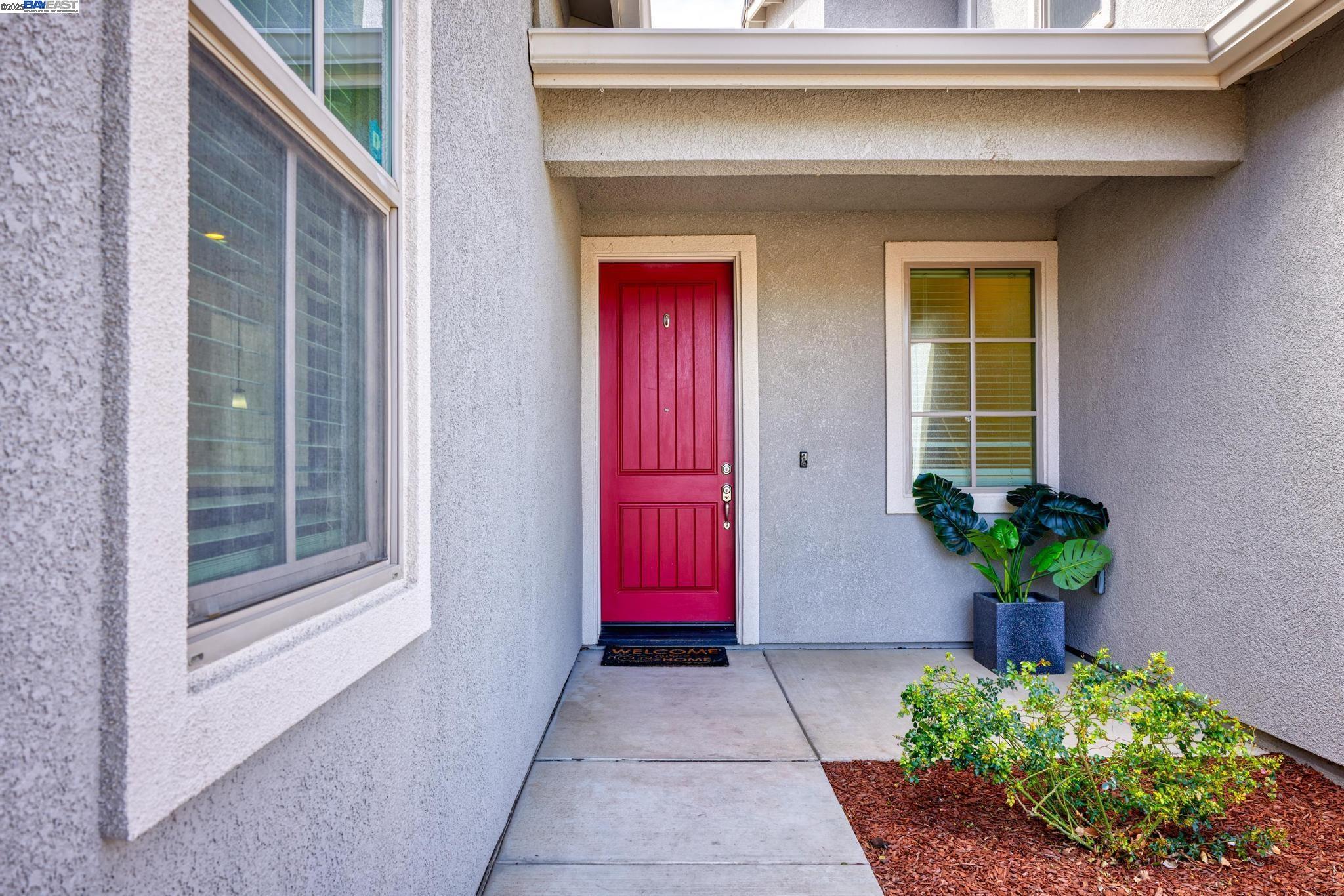 Detail Gallery Image 7 of 52 For 115 Lemon Blossom Ln, Patterson,  CA 95363 - 4 Beds | 2/1 Baths