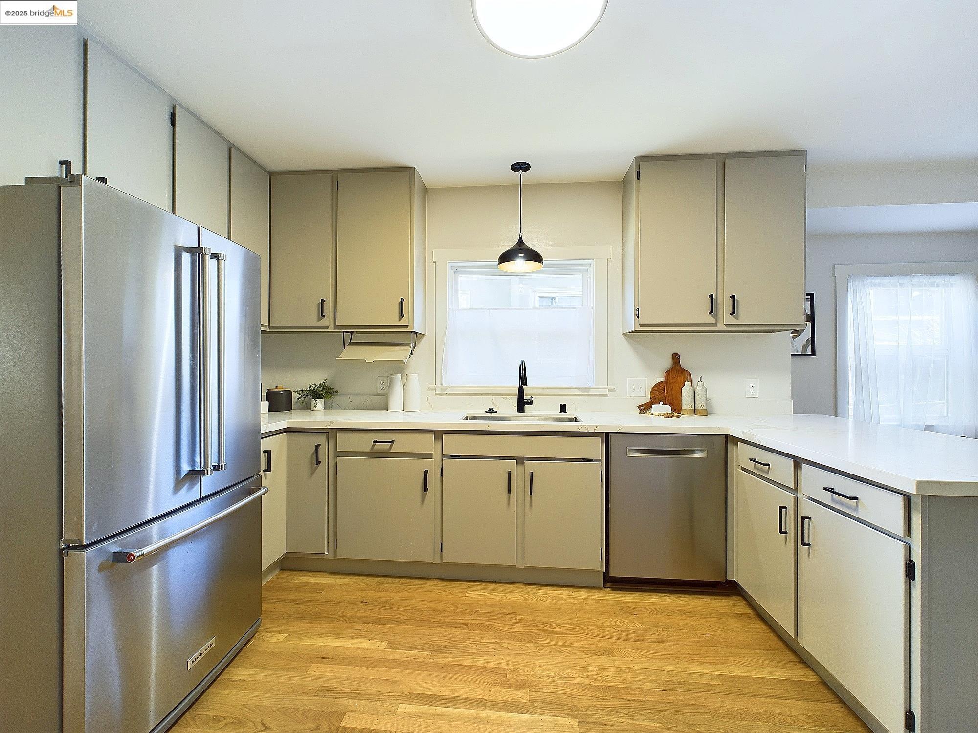 property-img