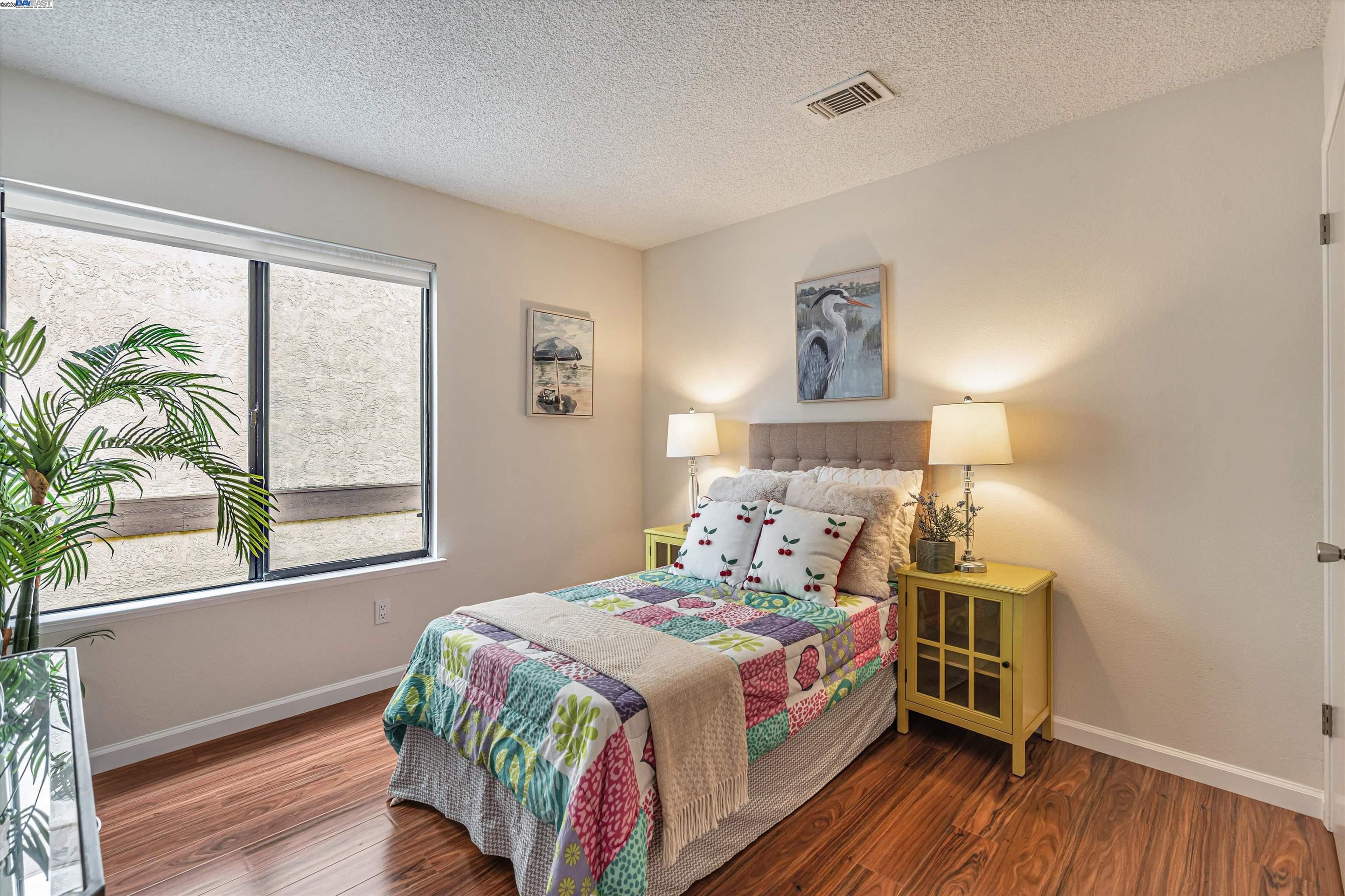 property-img