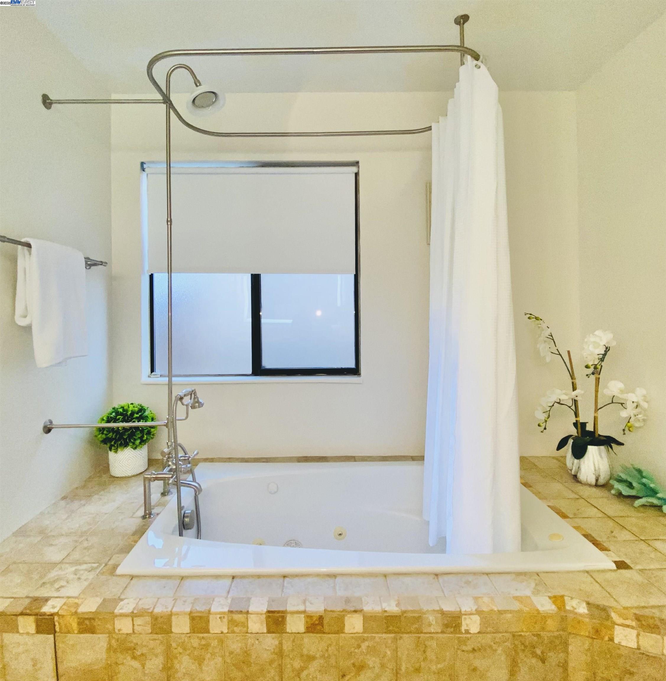 property-img