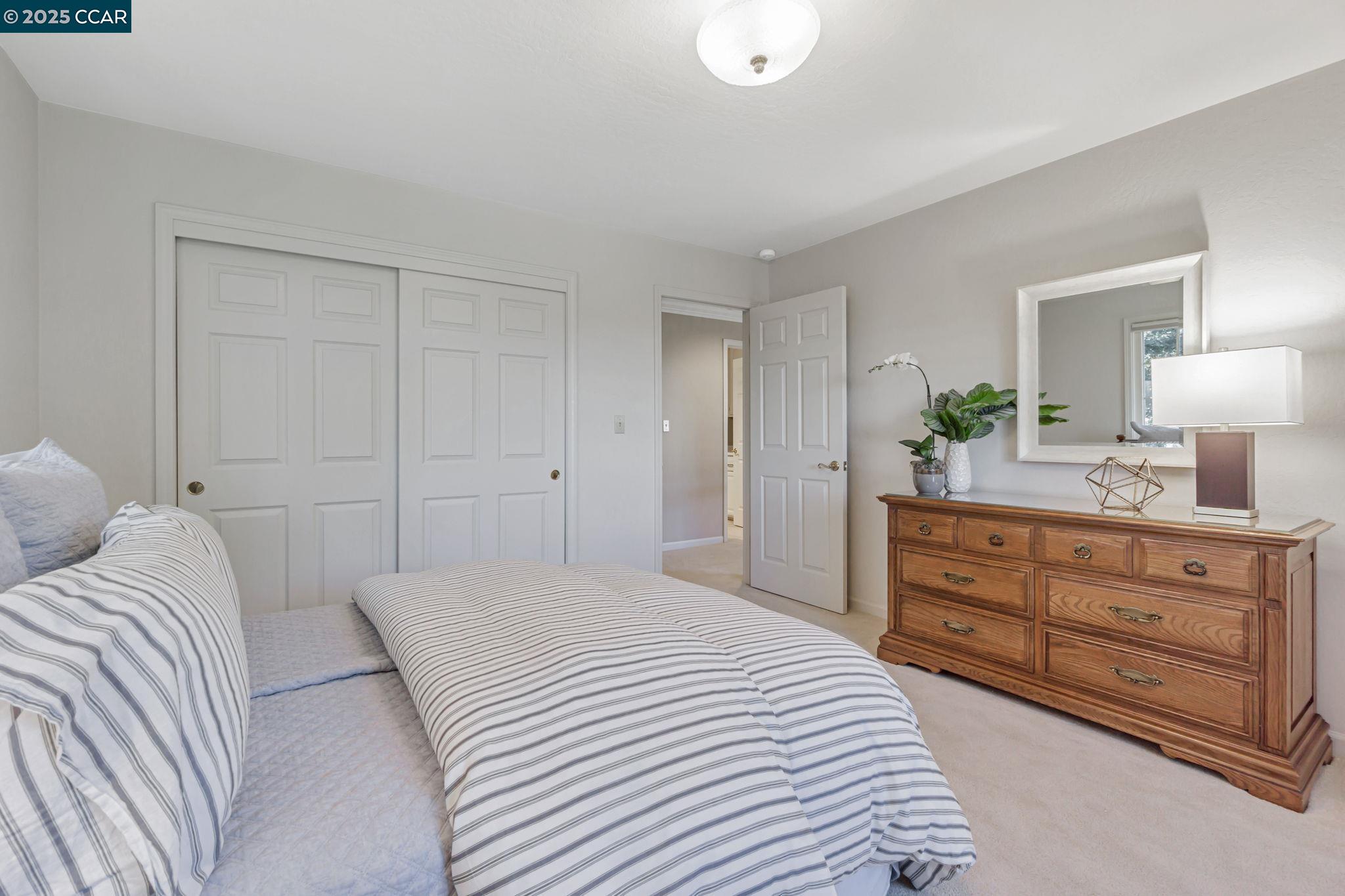property-img