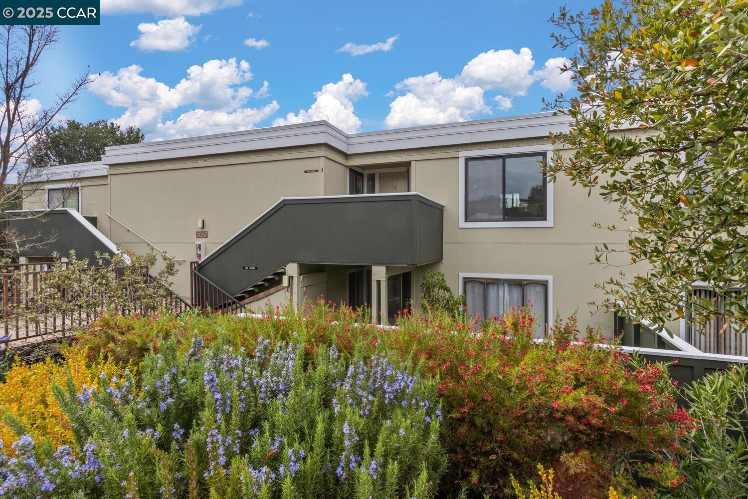 MLS: 41088362 Condo For Sale