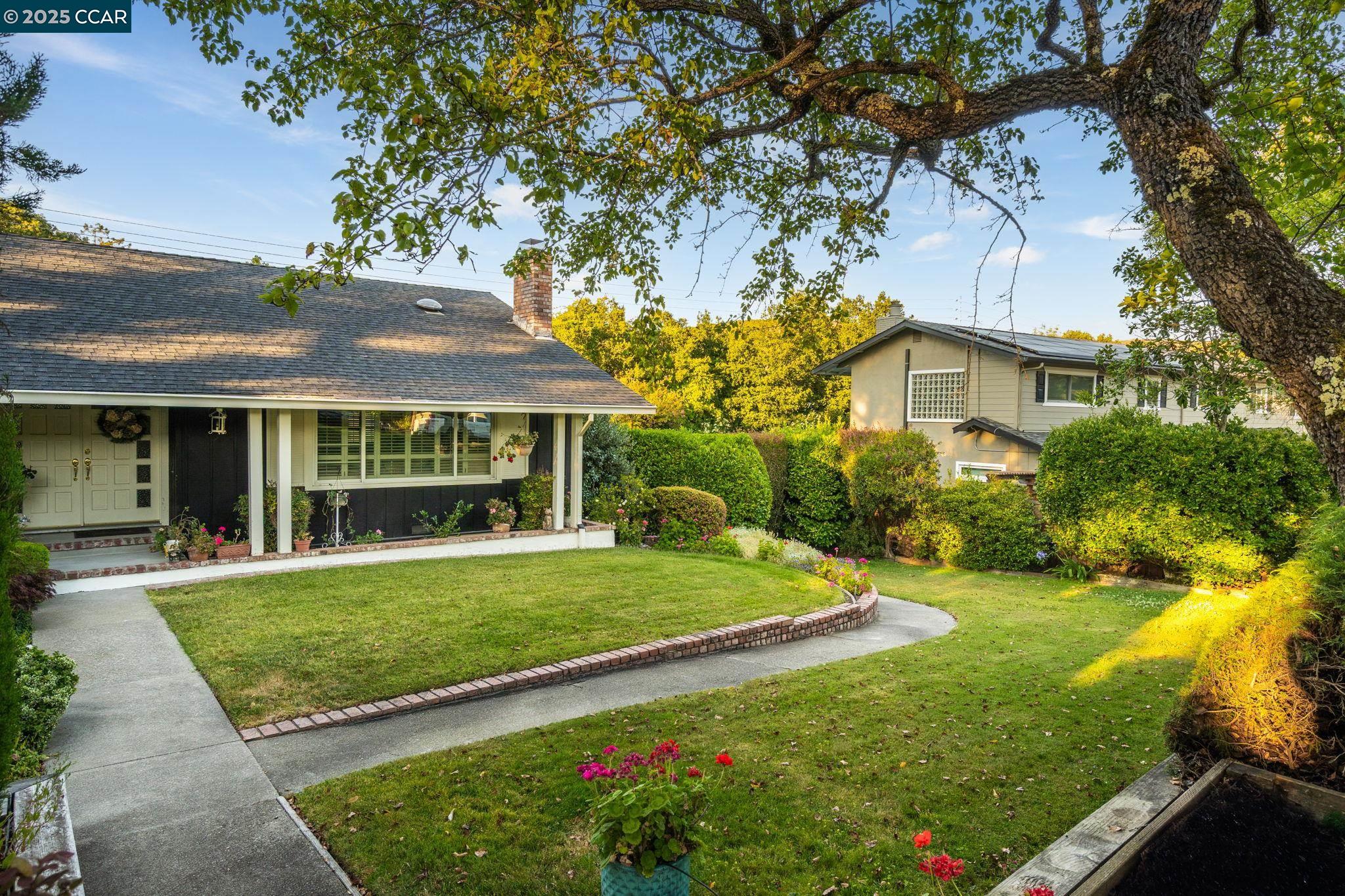 Detail Gallery Image 4 of 57 For 74 Gaywood Pl, Moraga,  CA 94556 - 4 Beds | 2 Baths