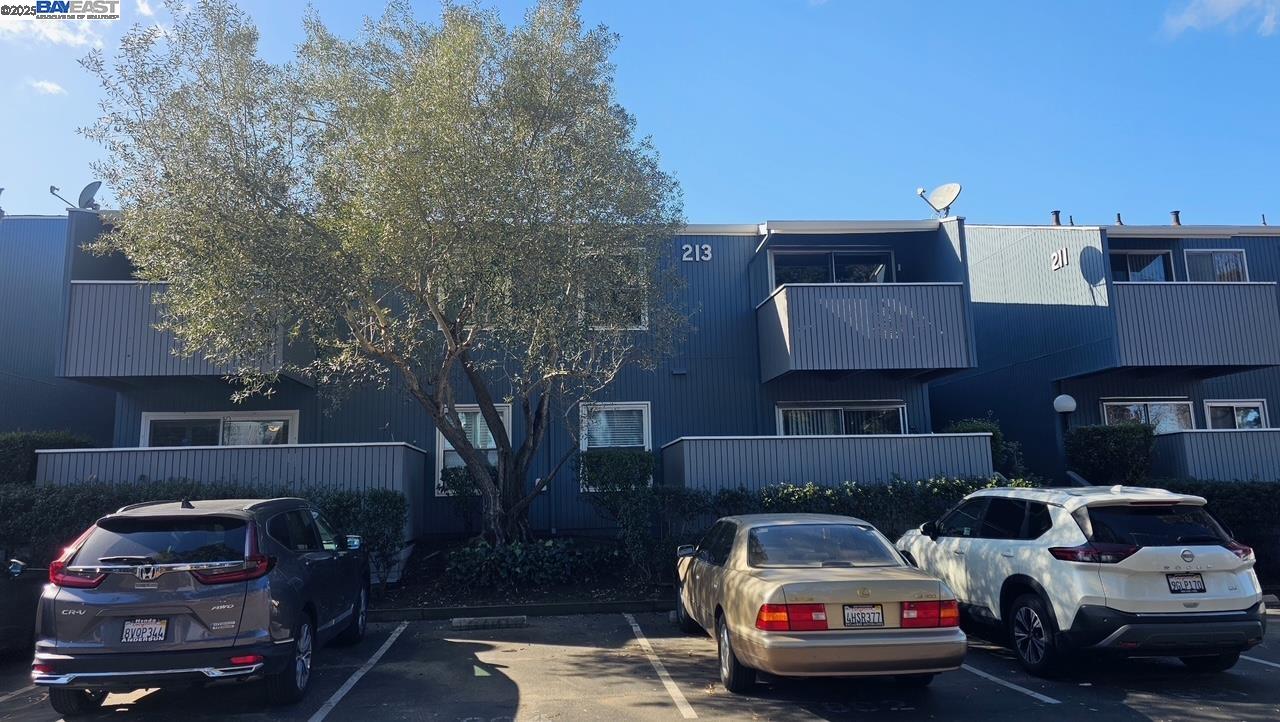 Detail Gallery Image 3 of 9 For 213 Boardwalk Ave a,  San Bruno,  CA 94066 - 1 Beds | 1 Baths