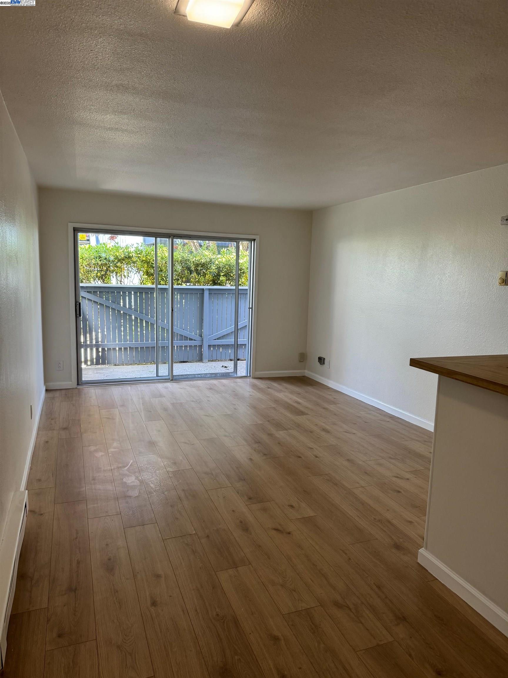 Detail Gallery Image 6 of 13 For 213 Boardwalk Ave a,  San Bruno,  CA 94066 - 1 Beds | 1 Baths