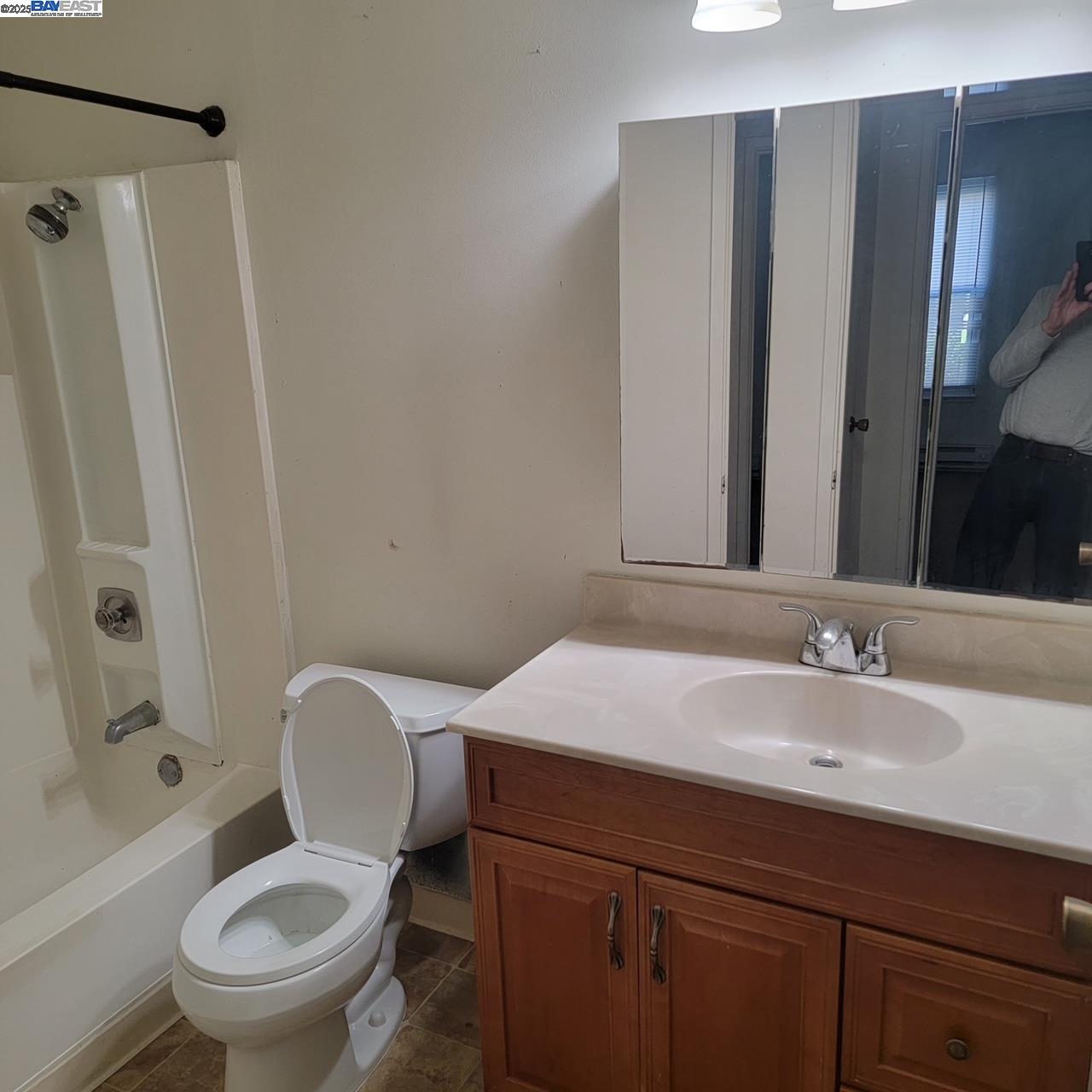 Detail Gallery Image 7 of 9 For 213 Boardwalk Ave a,  San Bruno,  CA 94066 - 1 Beds | 1 Baths