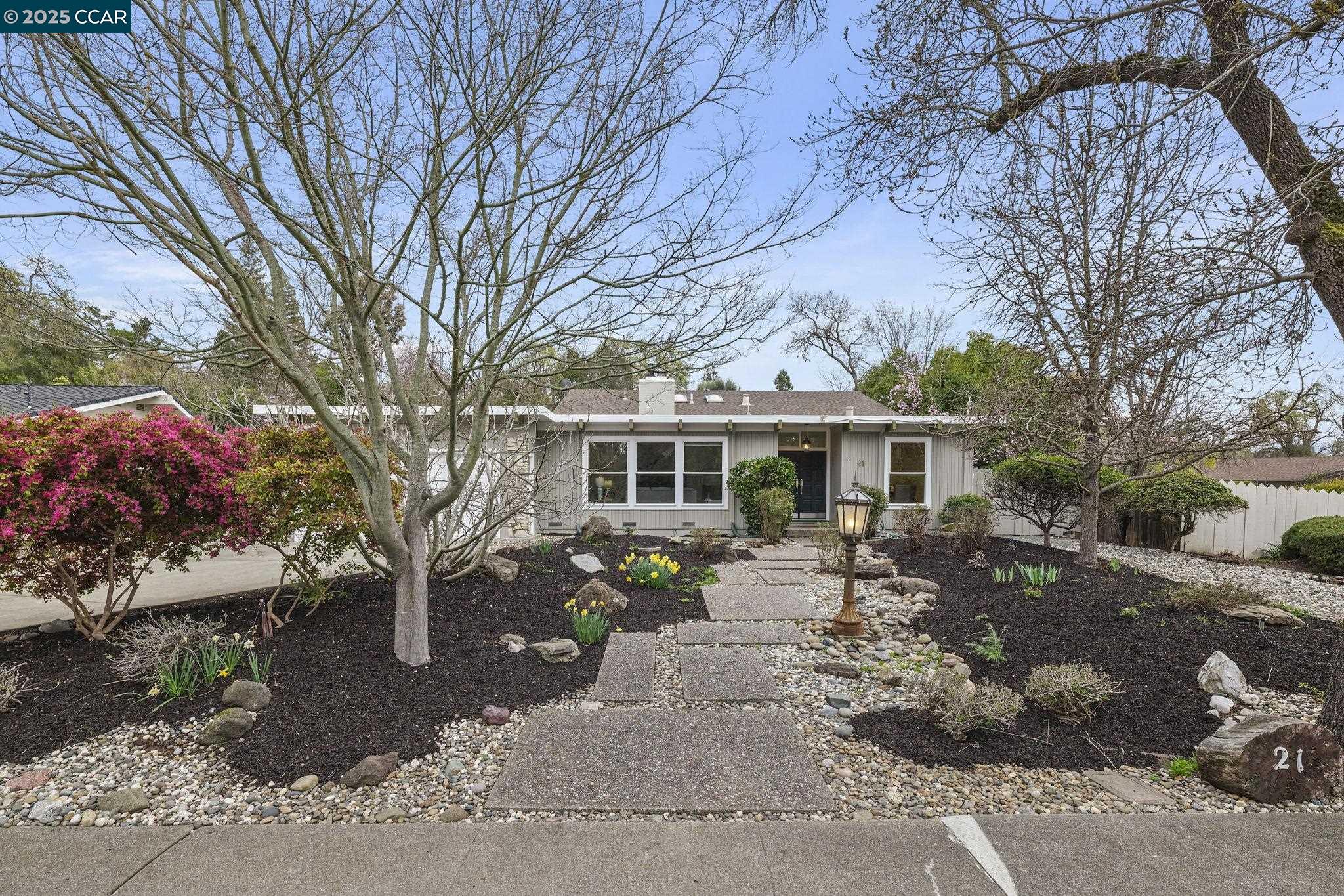 Detail Gallery Image 1 of 1 For 21 Fraser Ct, Walnut Creek,  CA 94596 - 4 Beds | 2/1 Baths