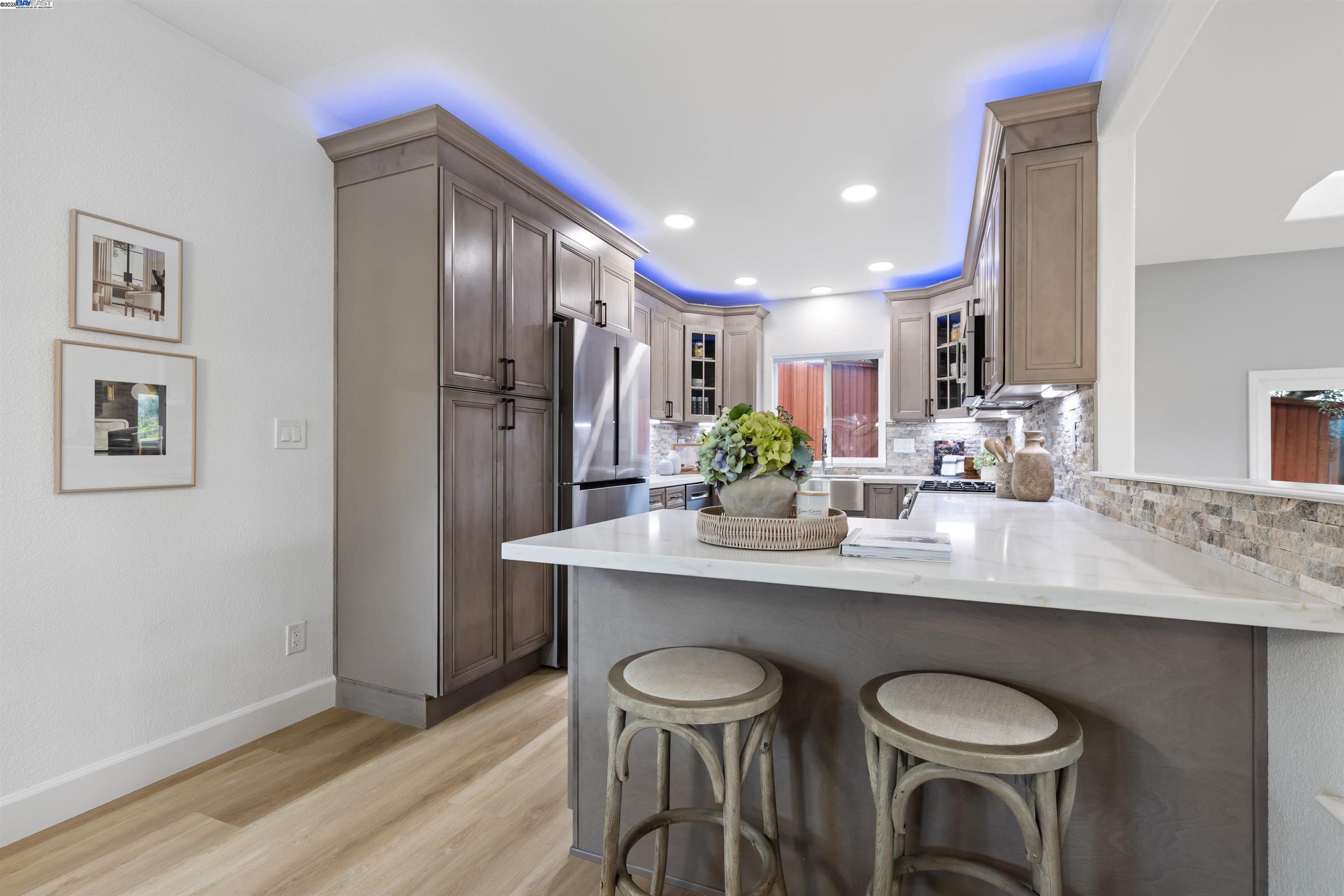 Detail Gallery Image 14 of 46 For 119 Mountview Ter, Benicia,  CA 94510 - 4 Beds | 2/1 Baths