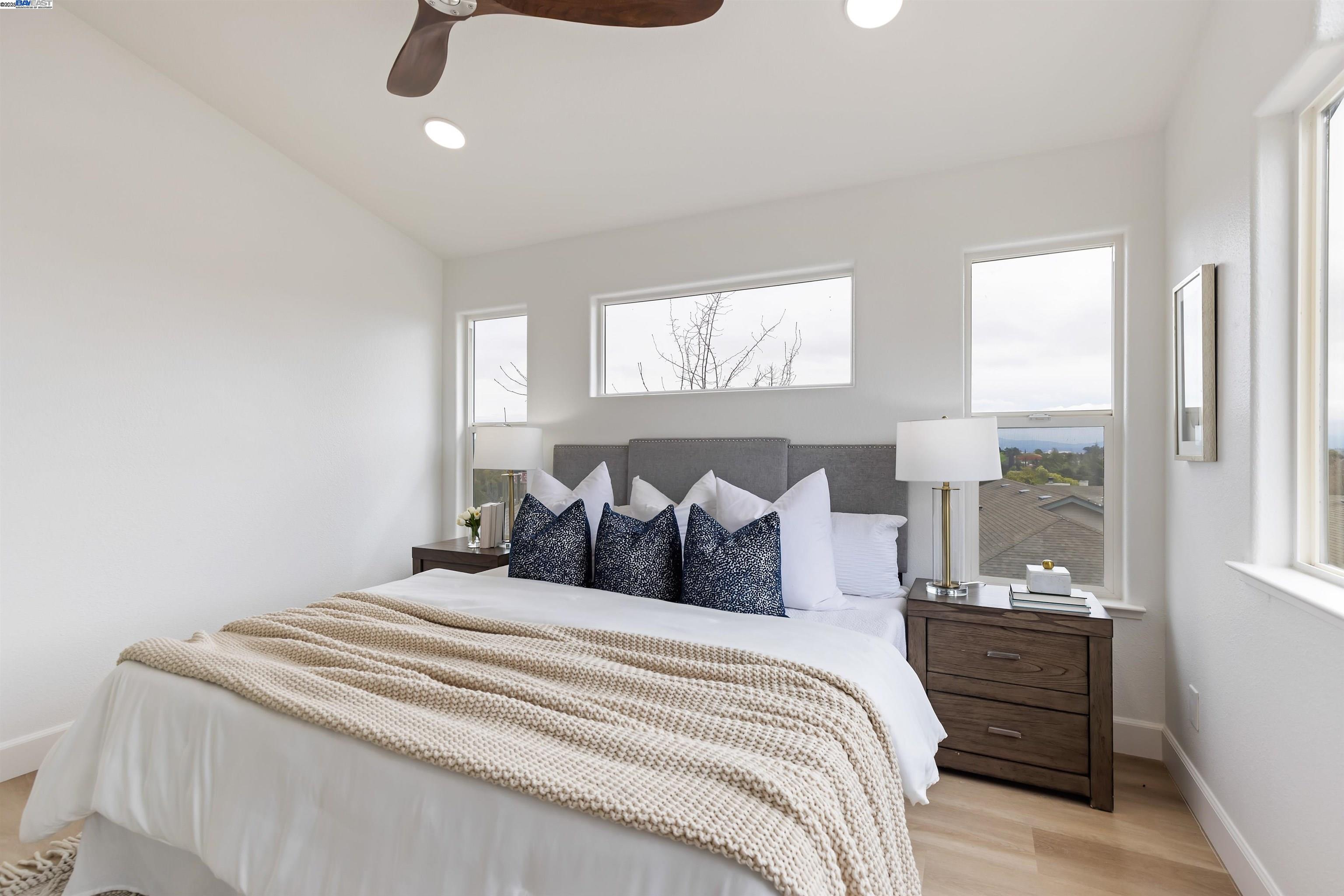 Detail Gallery Image 21 of 46 For 119 Mountview Ter, Benicia,  CA 94510 - 4 Beds | 2/1 Baths