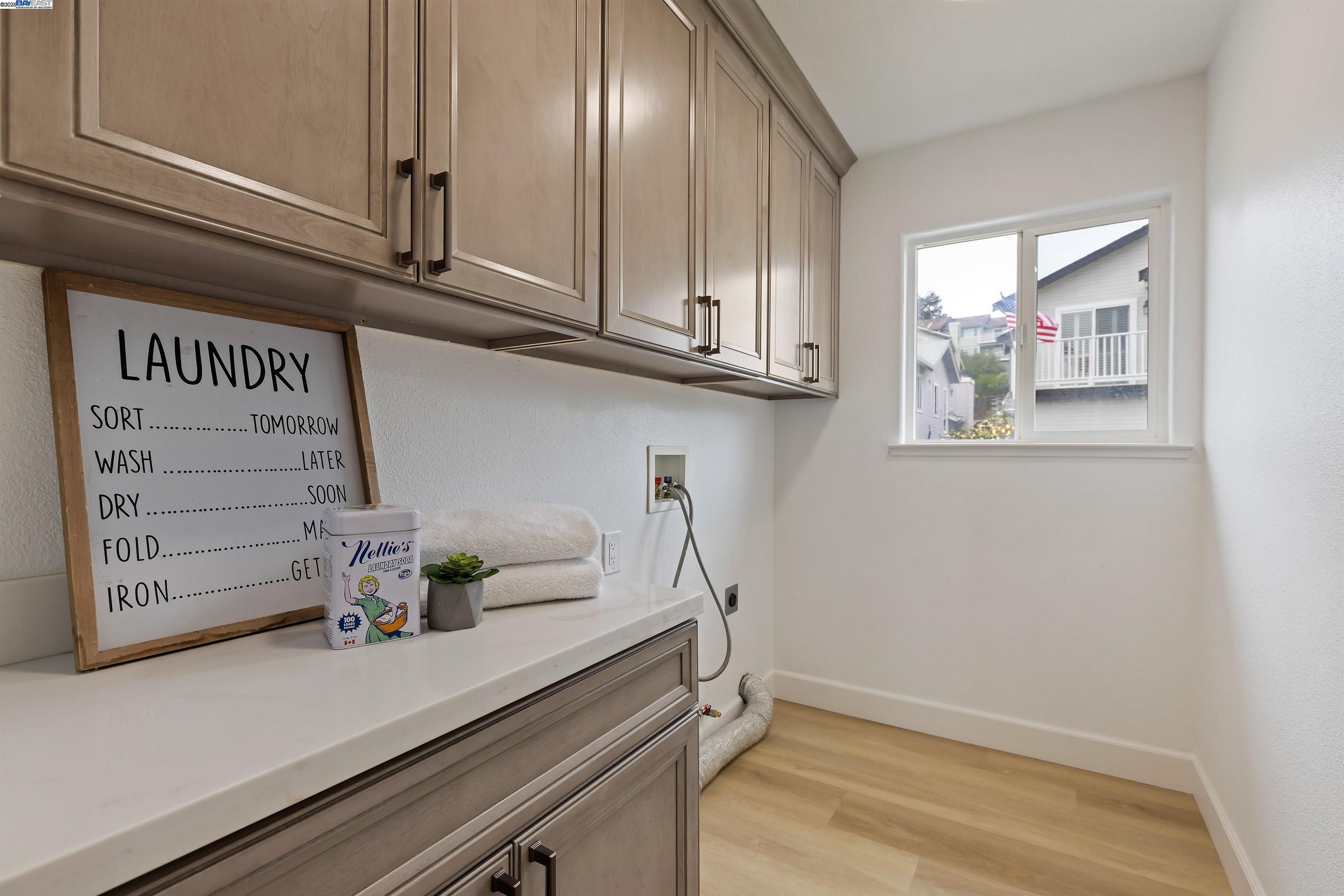Detail Gallery Image 33 of 46 For 119 Mountview Ter, Benicia,  CA 94510 - 4 Beds | 2/1 Baths