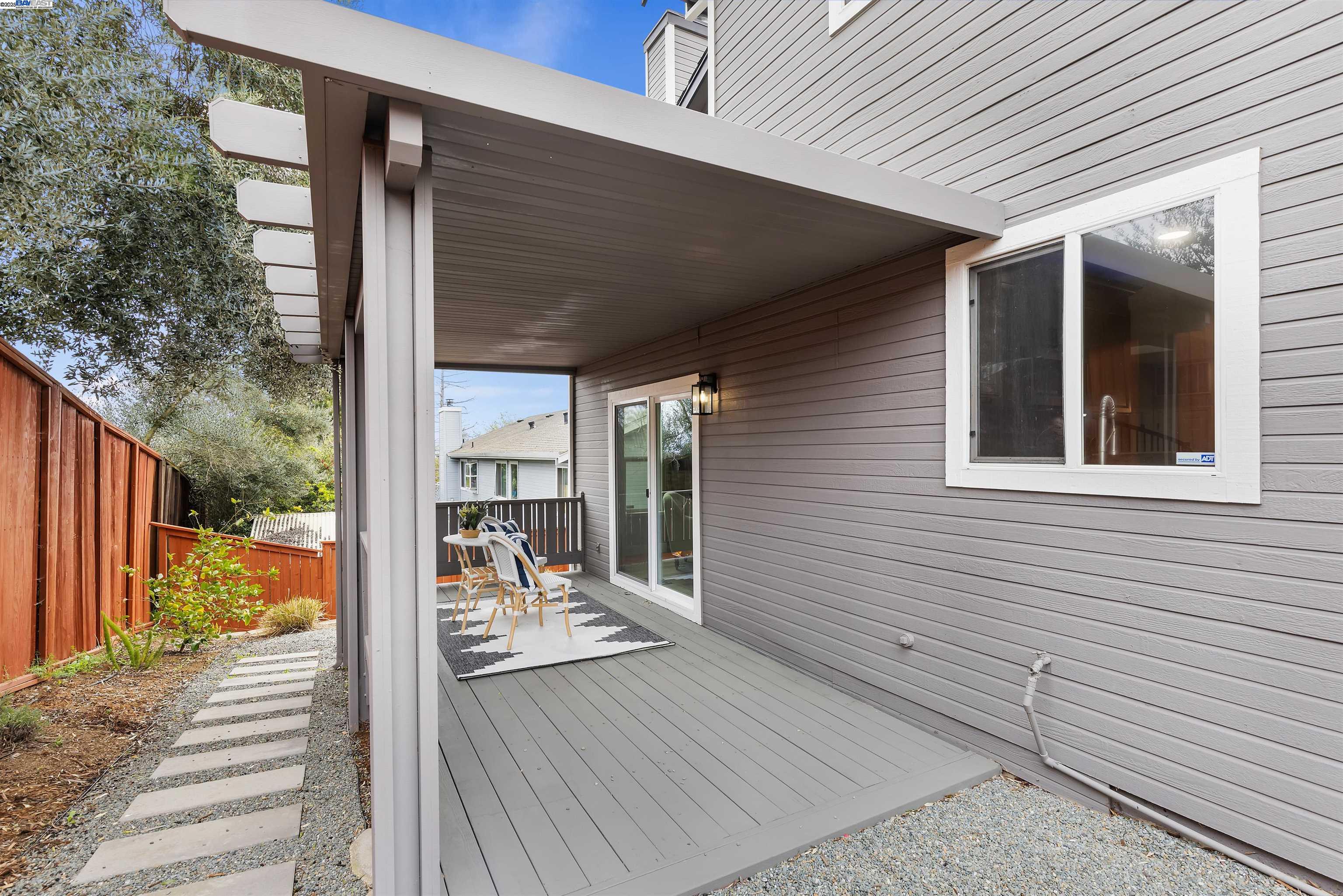 Detail Gallery Image 36 of 46 For 119 Mountview Ter, Benicia,  CA 94510 - 4 Beds | 2/1 Baths