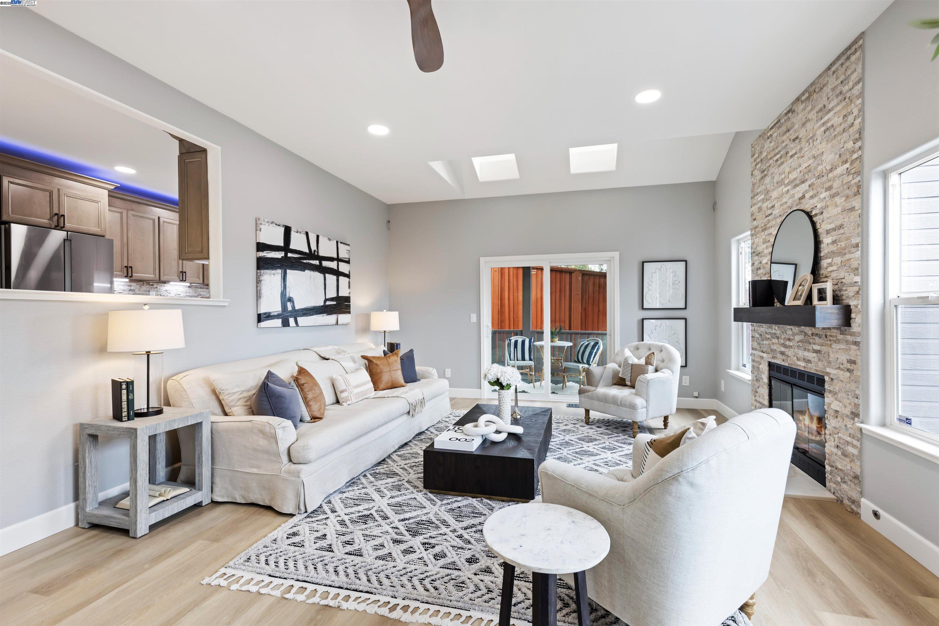 Detail Gallery Image 7 of 46 For 119 Mountview Ter, Benicia,  CA 94510 - 4 Beds | 2/1 Baths