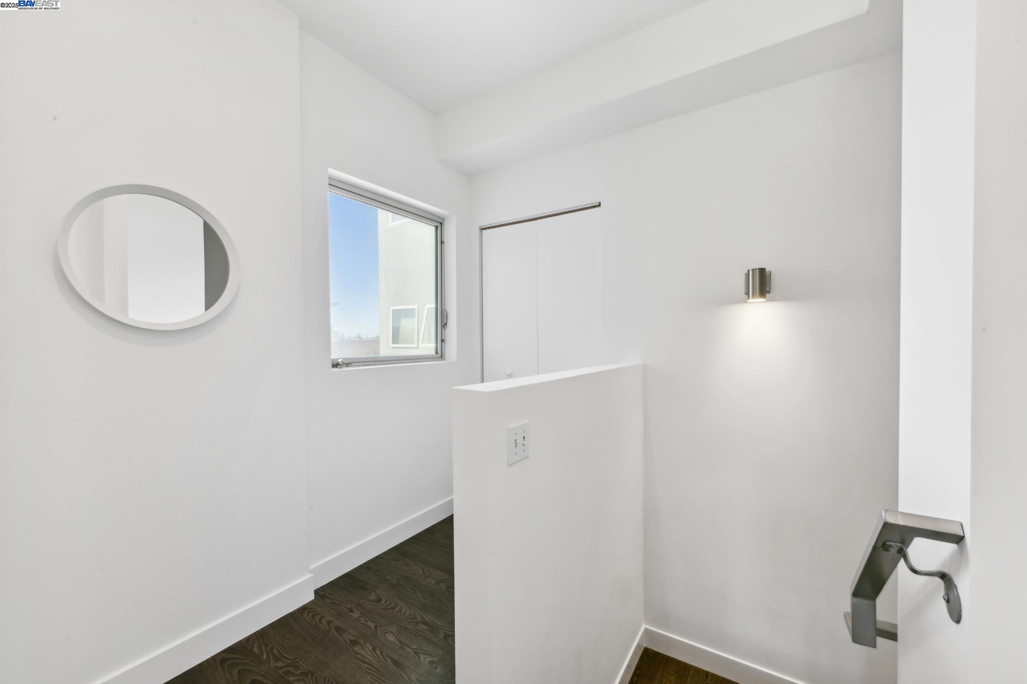 414 29Th Ave # 5, Oakland, California 94601, 1 Bedroom Bedrooms, 4 Rooms Rooms,2 BathroomsBathrooms,Residential,For Sale,414 29Th Ave # 5,41088399