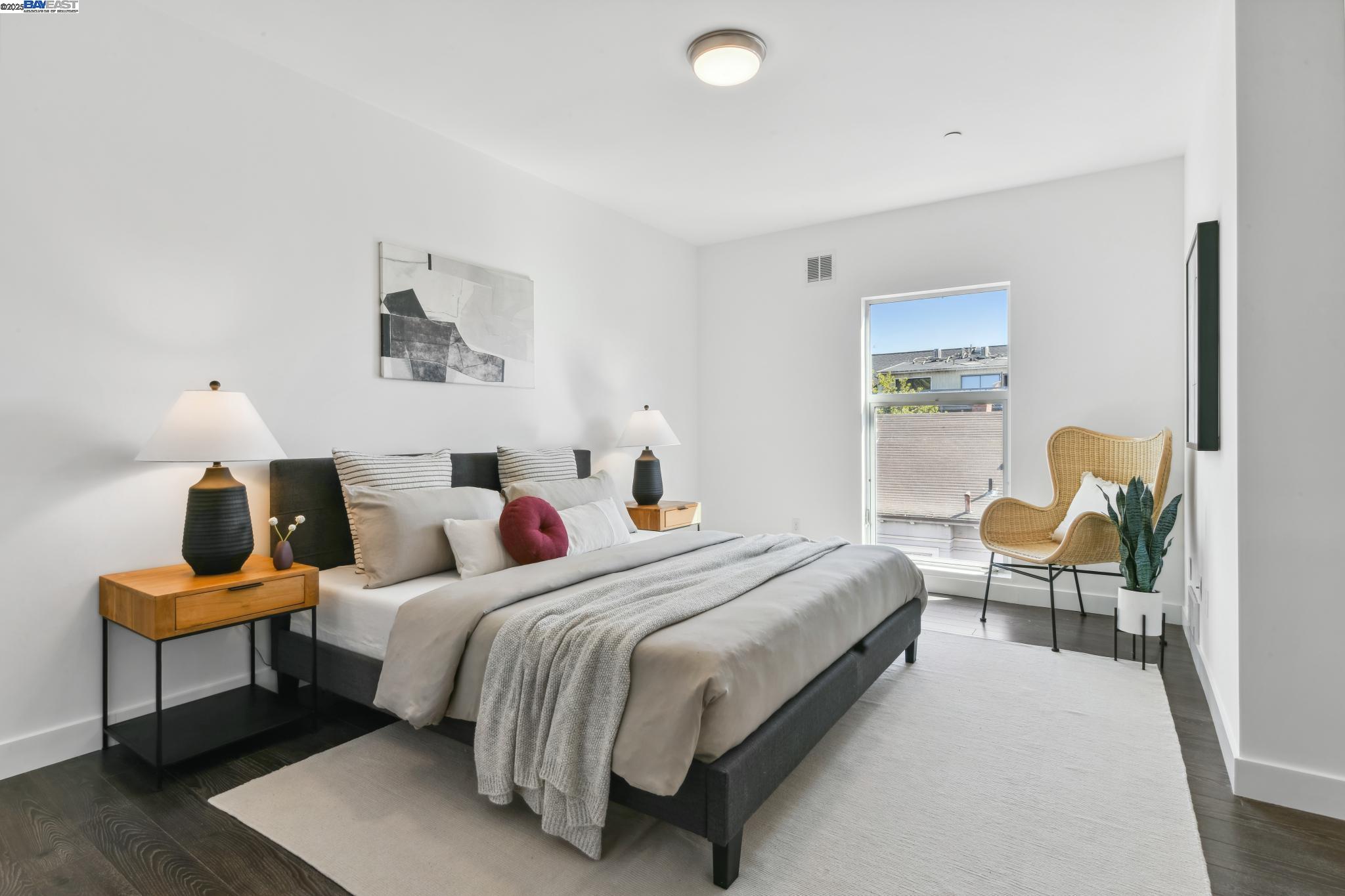 414 29Th Ave # 5, Oakland, California 94601, 1 Bedroom Bedrooms, 4 Rooms Rooms,2 BathroomsBathrooms,Residential,For Sale,414 29Th Ave # 5,41088399