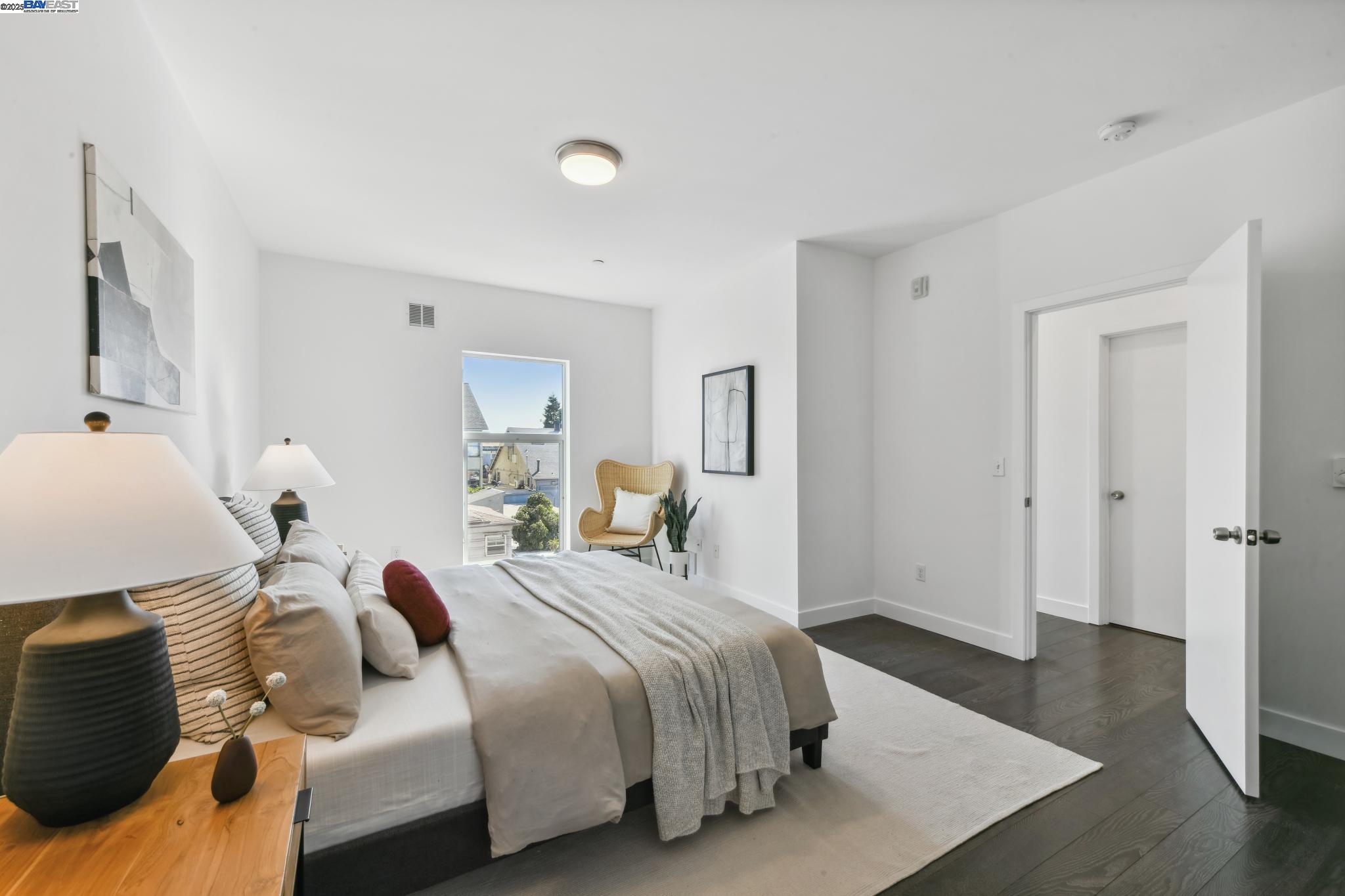 414 29Th Ave # 5, Oakland, California 94601, 1 Bedroom Bedrooms, 4 Rooms Rooms,2 BathroomsBathrooms,Residential,For Sale,414 29Th Ave # 5,41088399