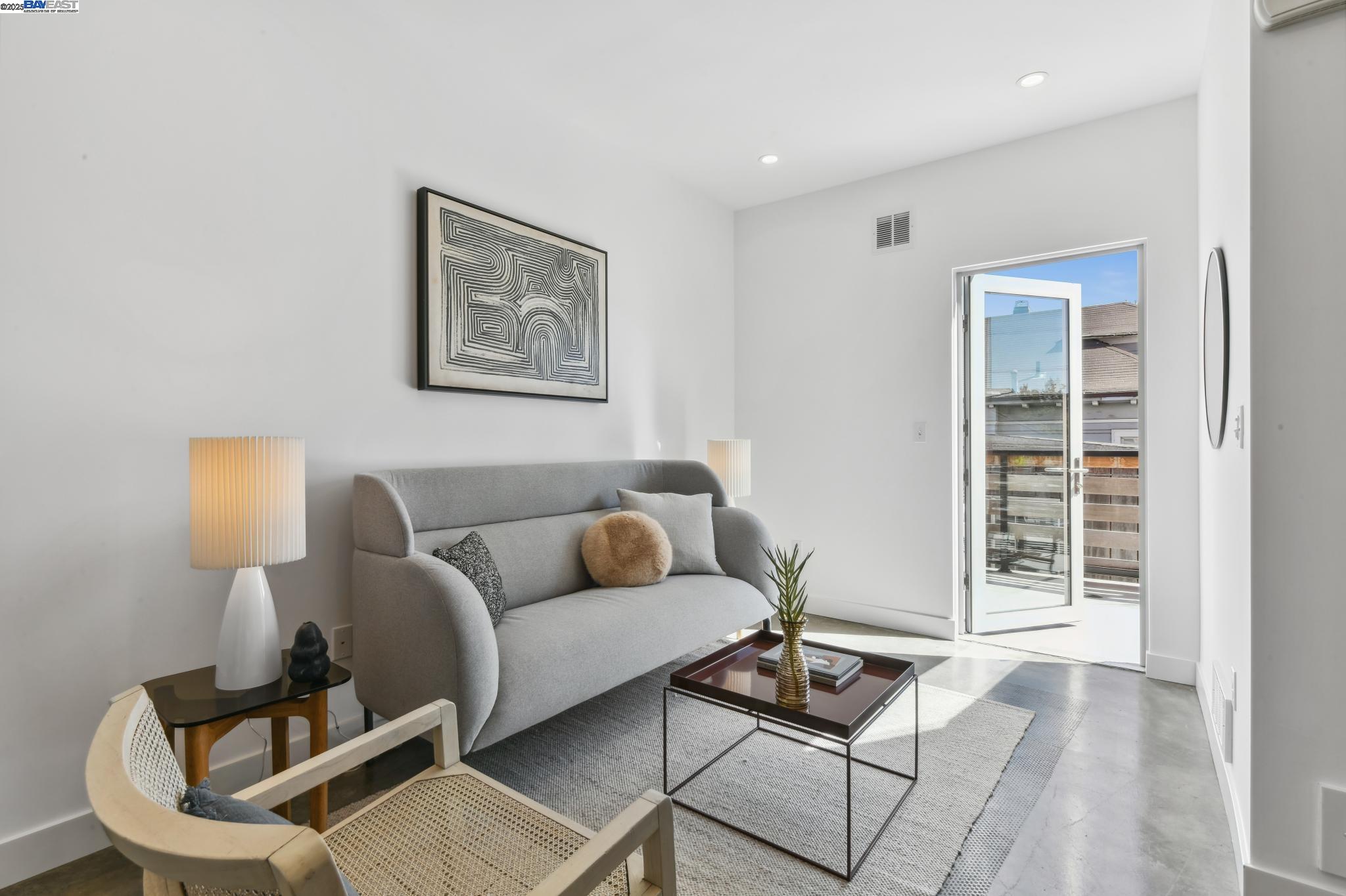 414 29Th Ave # 5, Oakland, California 94601, 1 Bedroom Bedrooms, 4 Rooms Rooms,2 BathroomsBathrooms,Residential,For Sale,414 29Th Ave # 5,41088399
