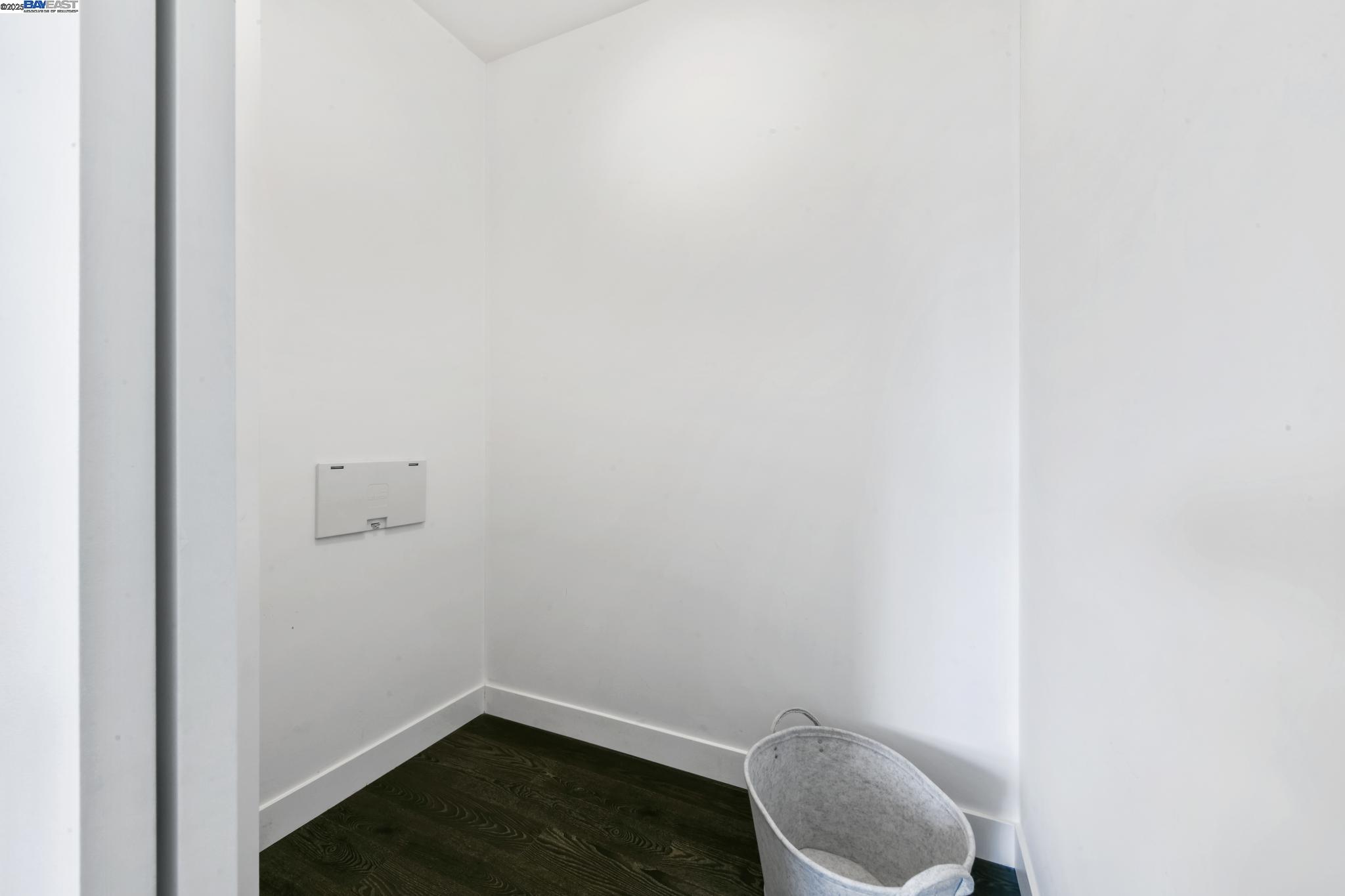 414 29Th Ave # 5, Oakland, California 94601, 1 Bedroom Bedrooms, 4 Rooms Rooms,2 BathroomsBathrooms,Residential,For Sale,414 29Th Ave # 5,41088399