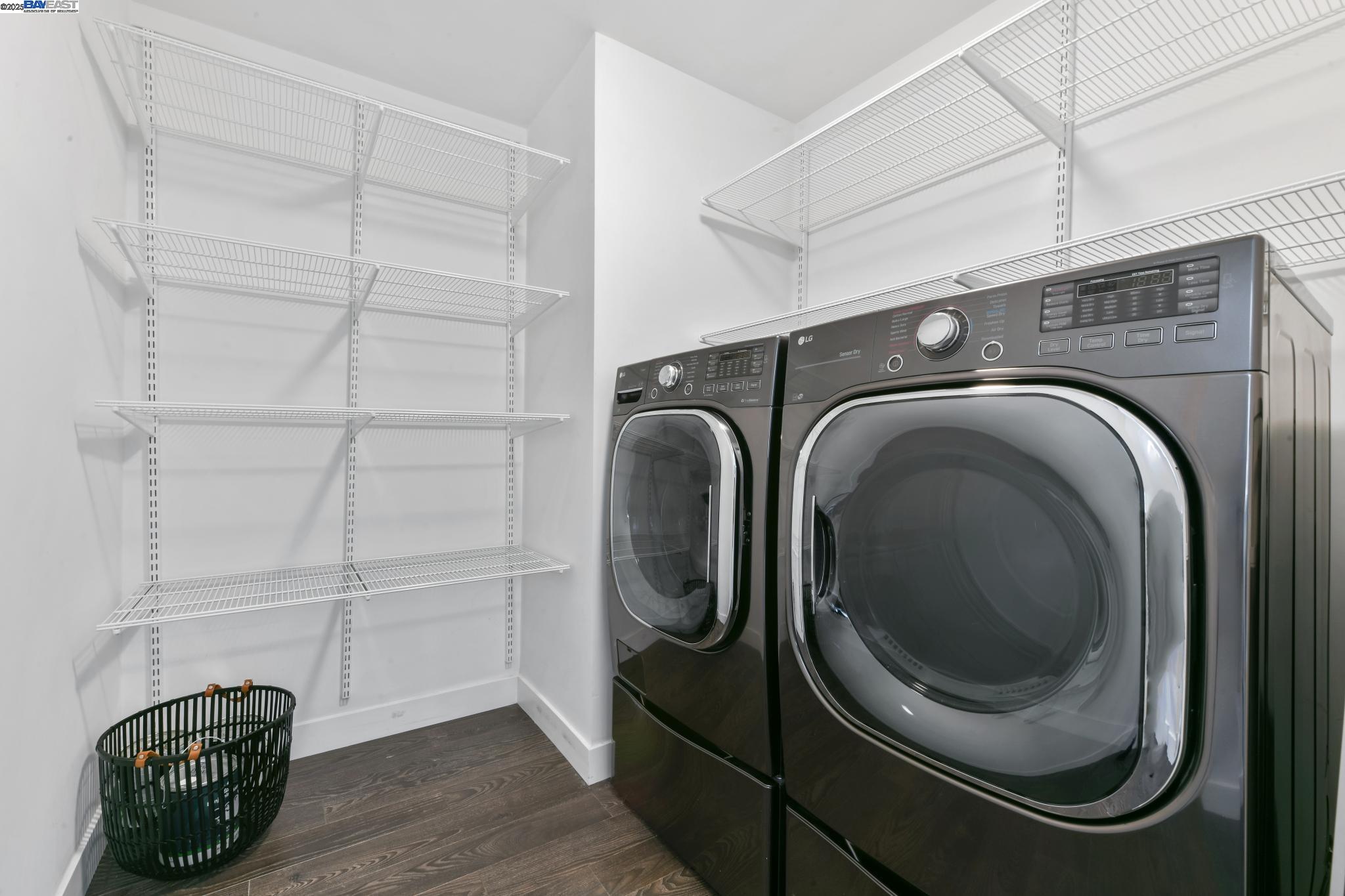 414 29Th Ave # 5, Oakland, California 94601, 1 Bedroom Bedrooms, 4 Rooms Rooms,2 BathroomsBathrooms,Residential,For Sale,414 29Th Ave # 5,41088399