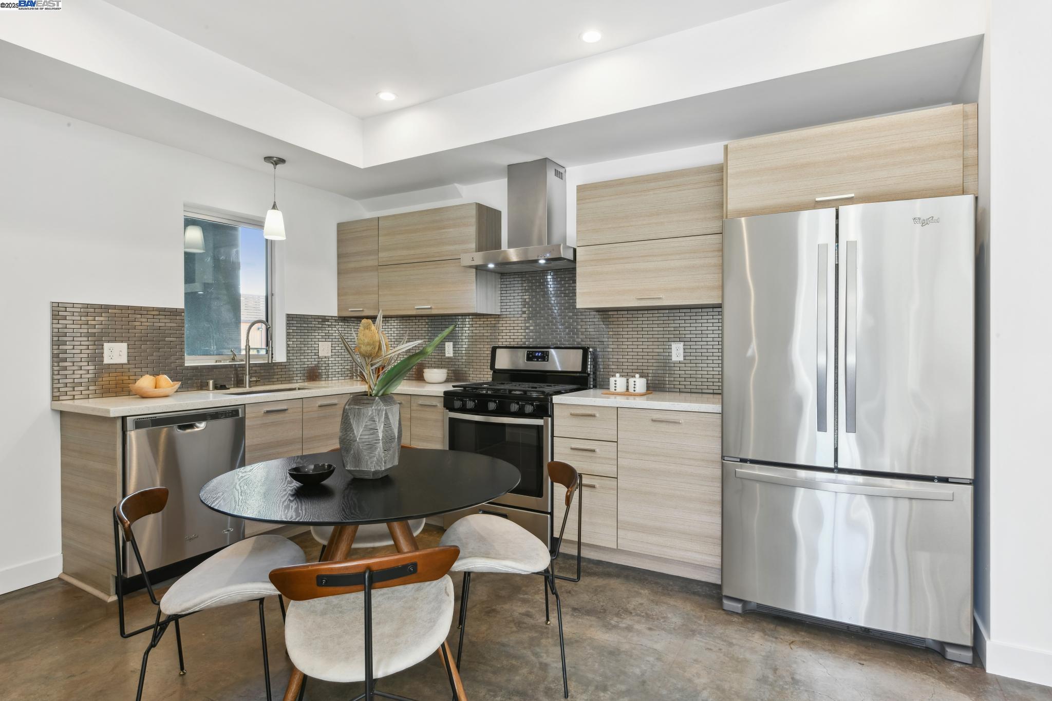 414 29Th Ave # 5, Oakland, California 94601, 1 Bedroom Bedrooms, 4 Rooms Rooms,2 BathroomsBathrooms,Residential,For Sale,414 29Th Ave # 5,41088399
