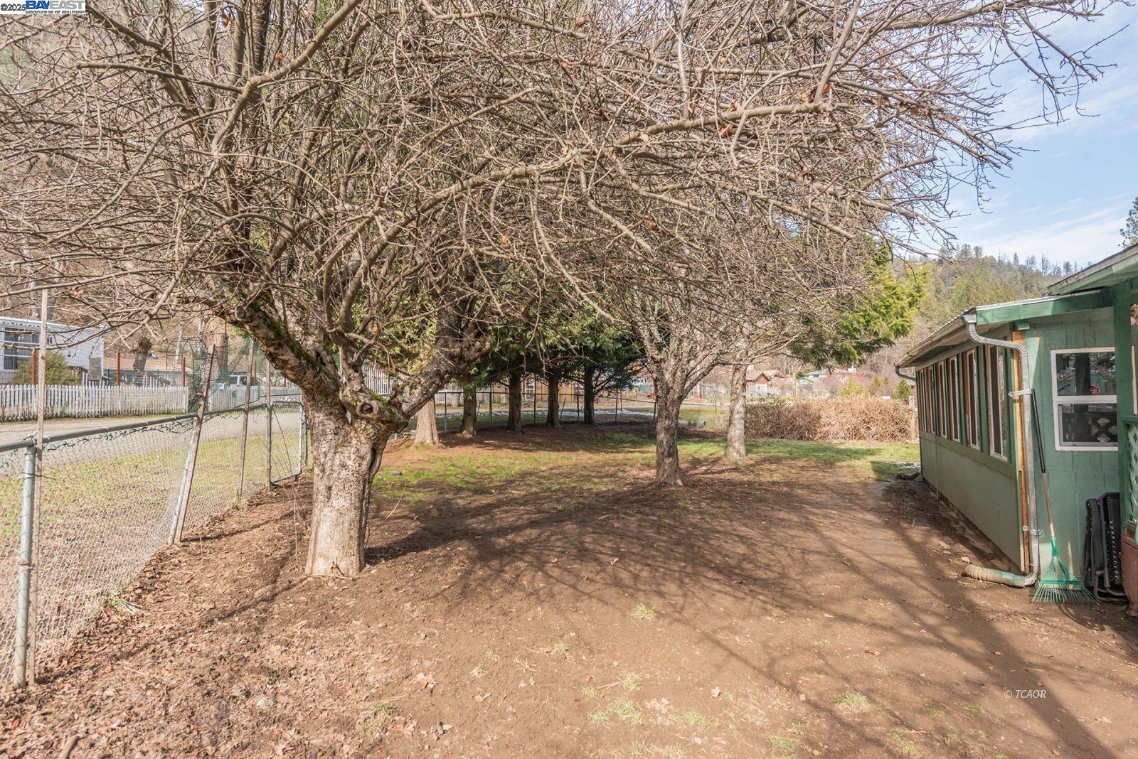 Detail Gallery Image 33 of 42 For 10 Steelhead Circle, Lewiston,  CA 96052 - 2 Beds | 2 Baths