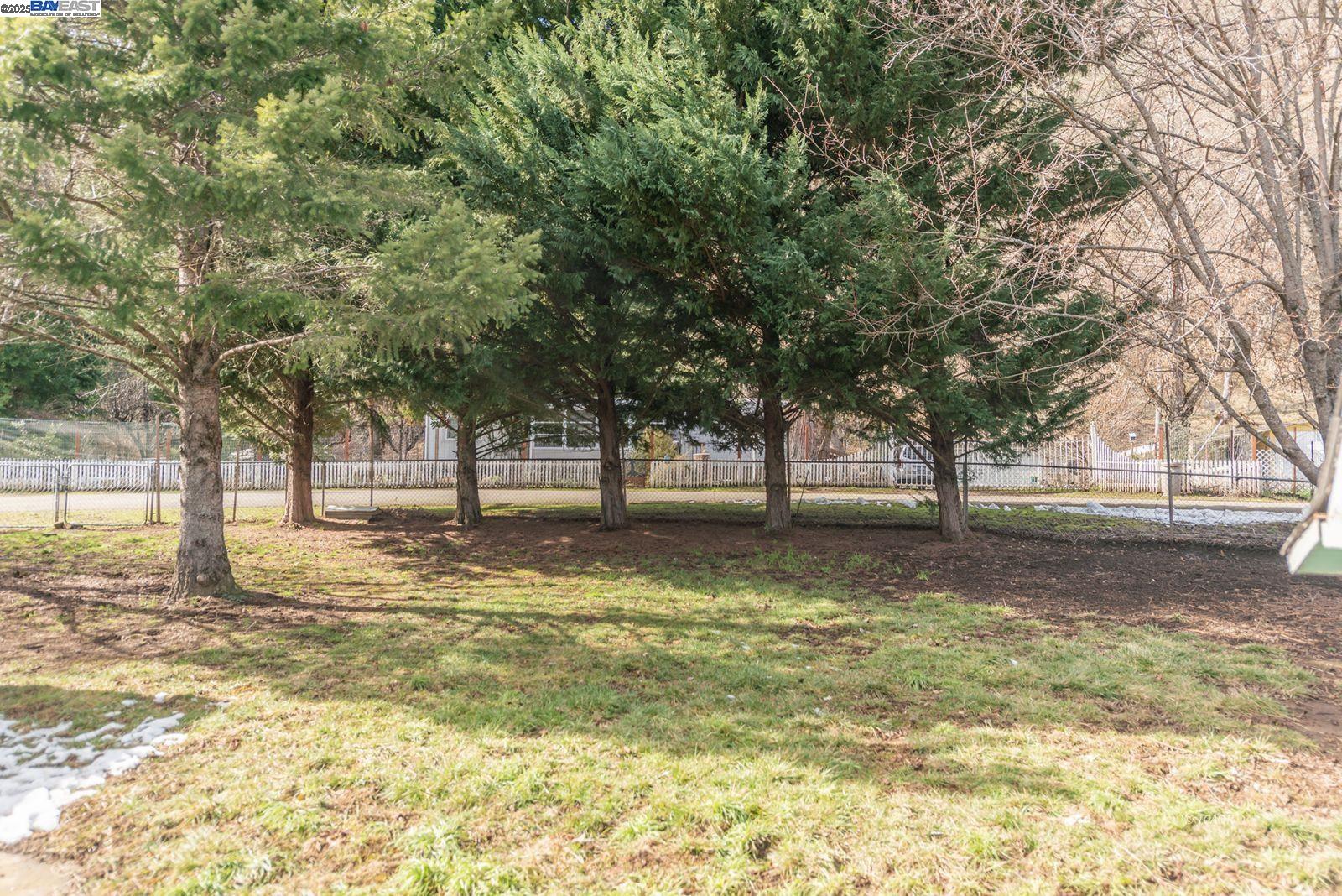 Detail Gallery Image 38 of 42 For 10 Steelhead Circle, Lewiston,  CA 96052 - 2 Beds | 2 Baths