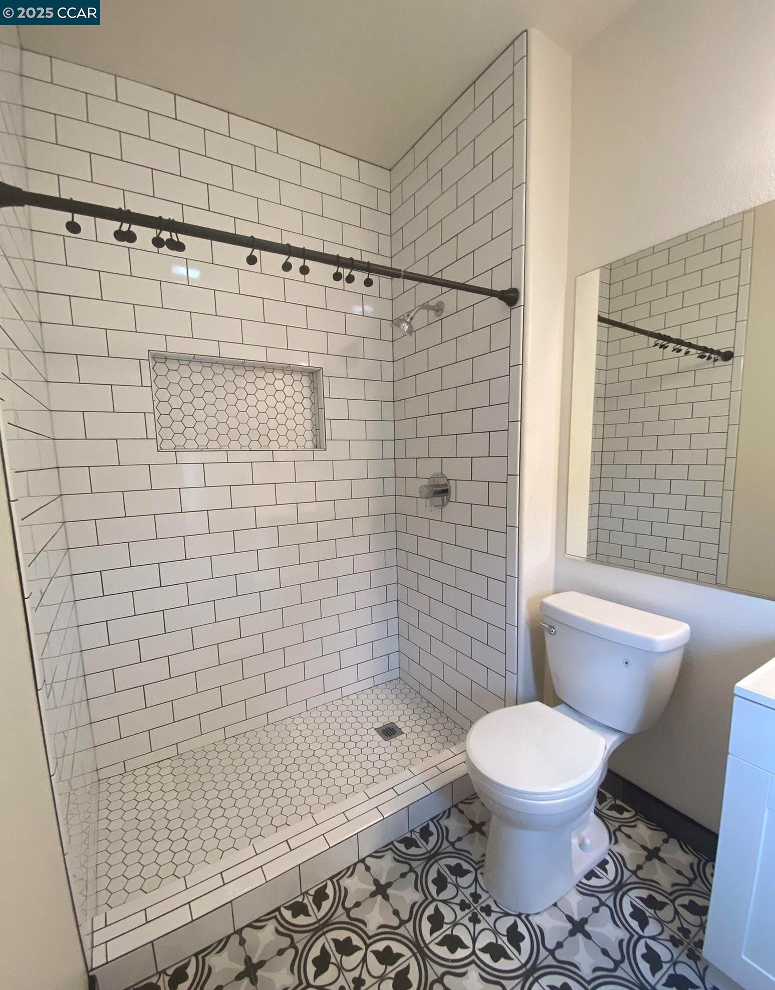 Detail Gallery Image 8 of 11 For 1129 Promenade St a,  Hercules,  CA 94547 - 1 Beds | 1 Baths