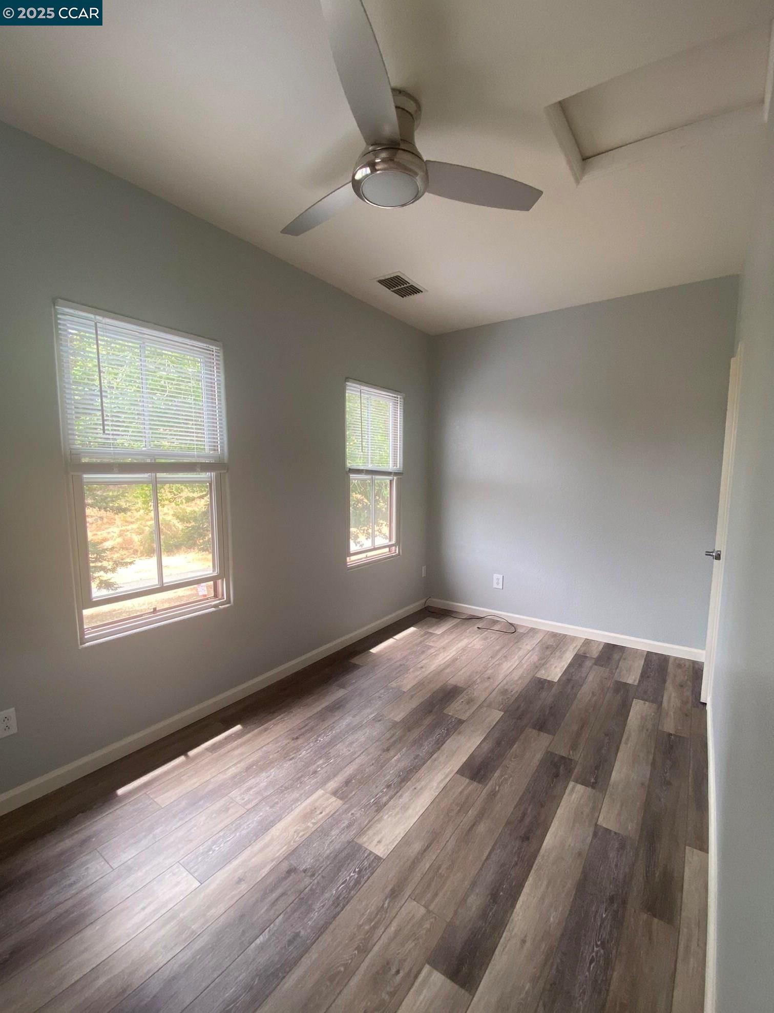Detail Gallery Image 9 of 11 For 1129 Promenade St a,  Hercules,  CA 94547 - 1 Beds | 1 Baths