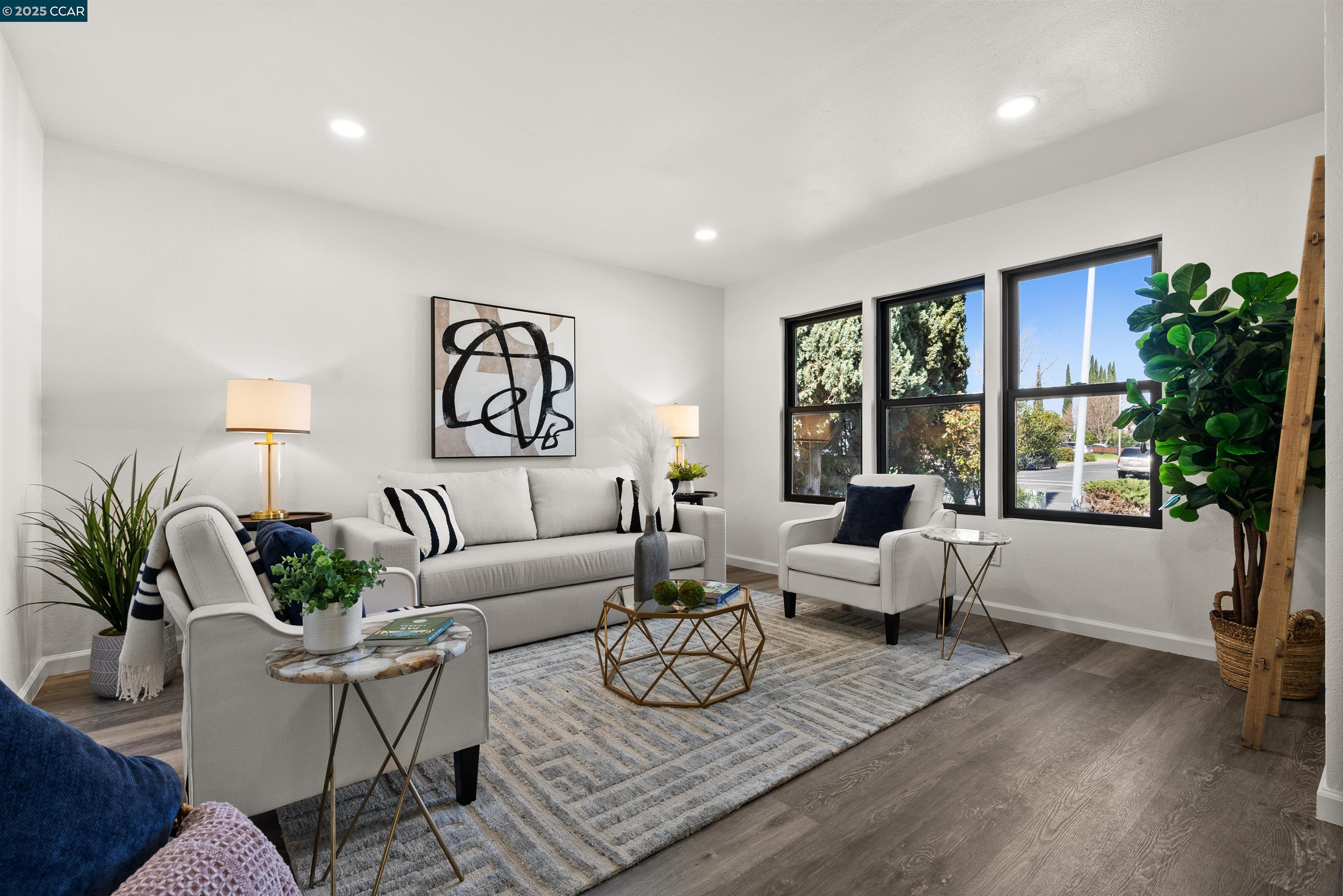 Detail Gallery Image 1 of 1 For 17 W Trident Dr, Pittsburg,  CA 94565 - 3 Beds | 1/1 Baths