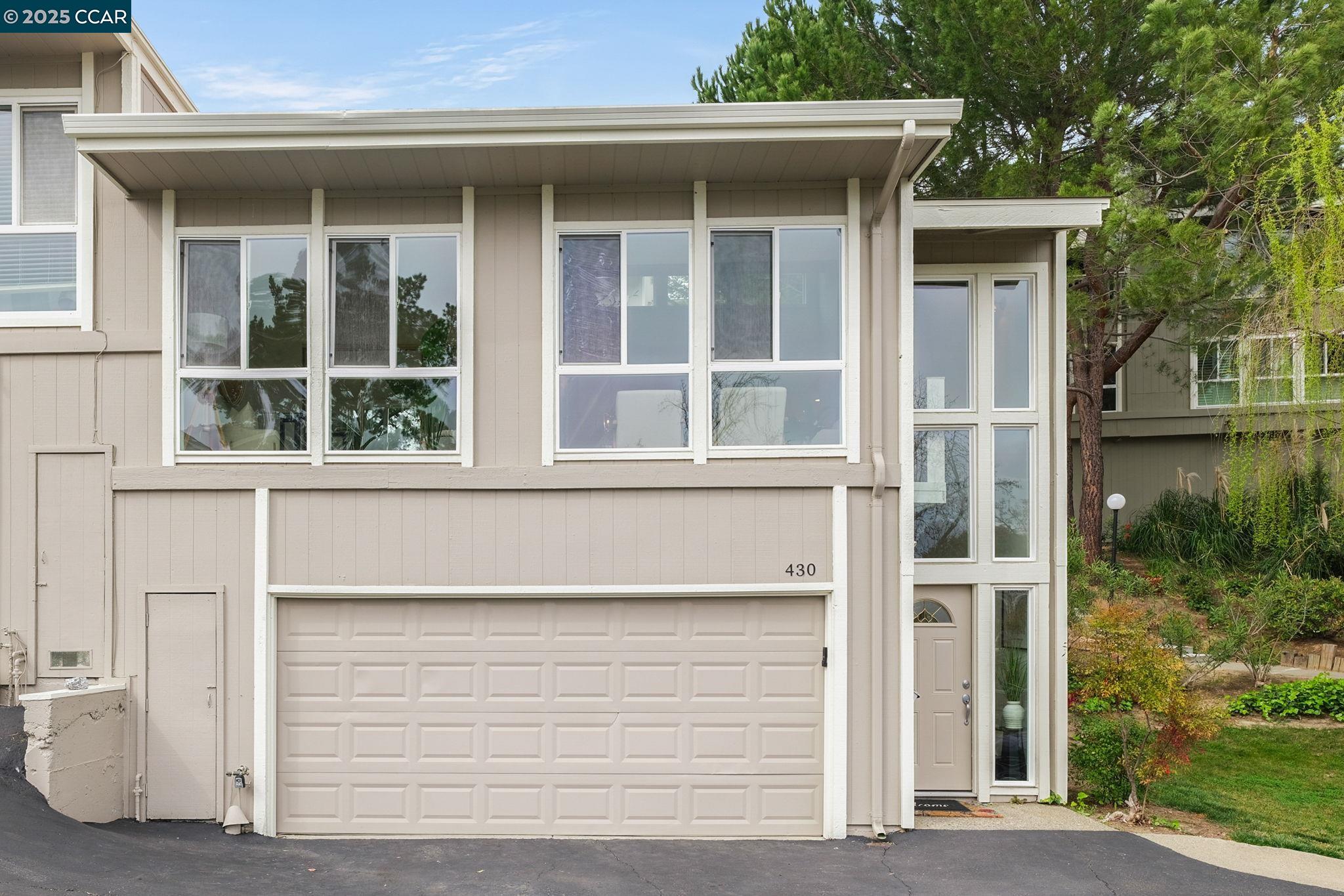 Photo #2: 41088419 Listing 