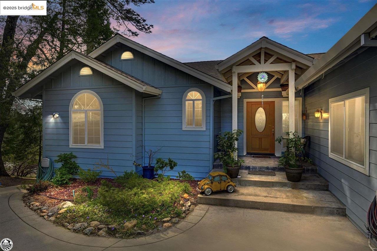 Detail Gallery Image 2 of 48 For 494 Larkspur Ct., Murphys,  CA 95247-9480 - 4 Beds | 3 Baths